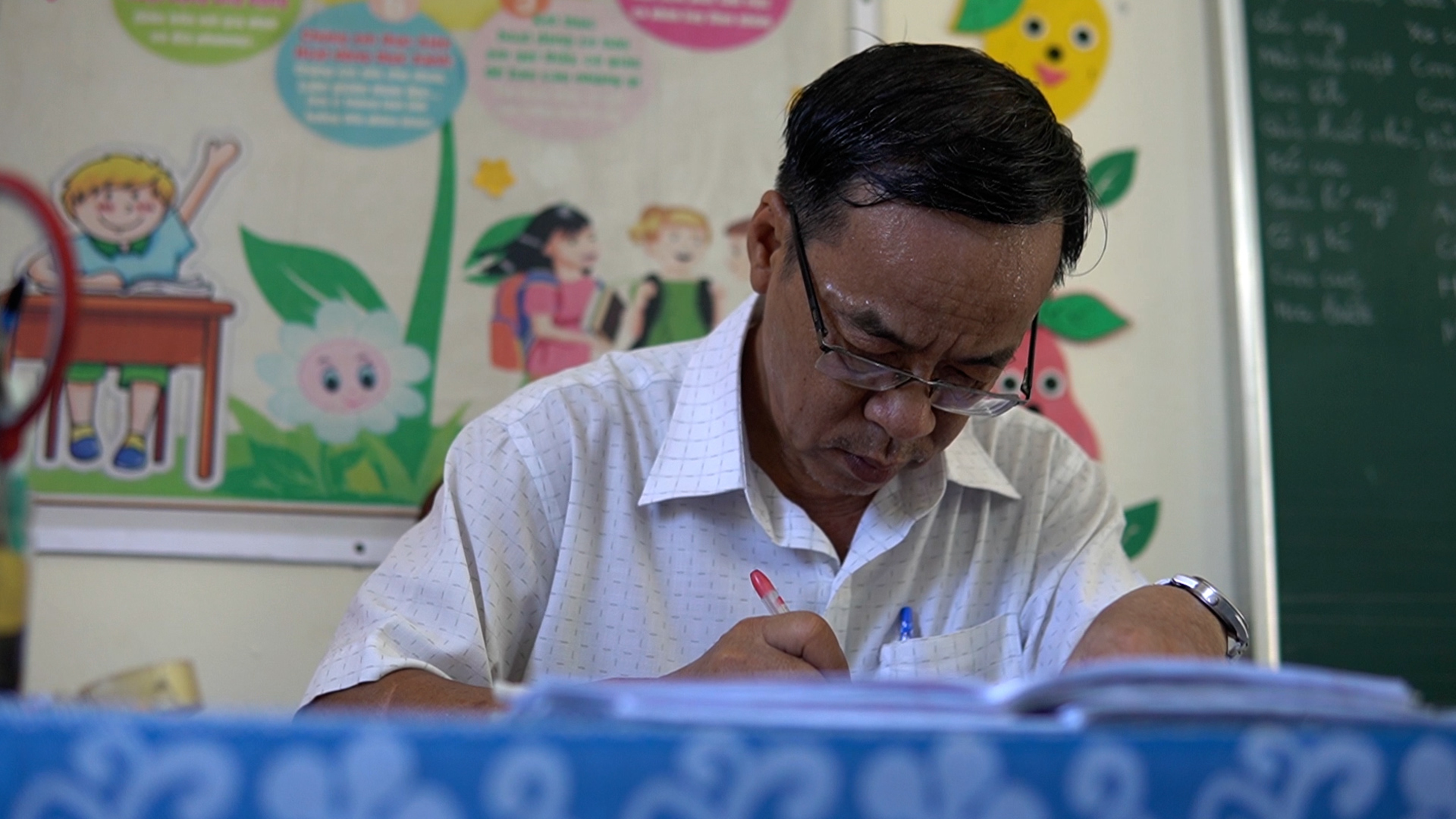 Thầy Phạm Quang Tuấn xung phong xin ra đảo Sinh Tồn giảng dạy