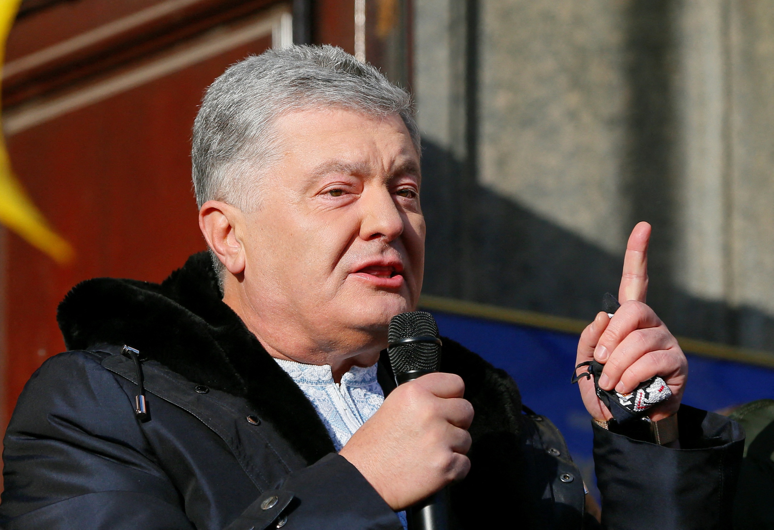 Nga truy nã cả Tổng thống Ukraine Zelensky lẫn người tiền nhiệm- Ảnh 1. Nga truy nã cả Tổng thống Ukraine Zelensky lẫn người tiền nhiệm- Ảnh 1.