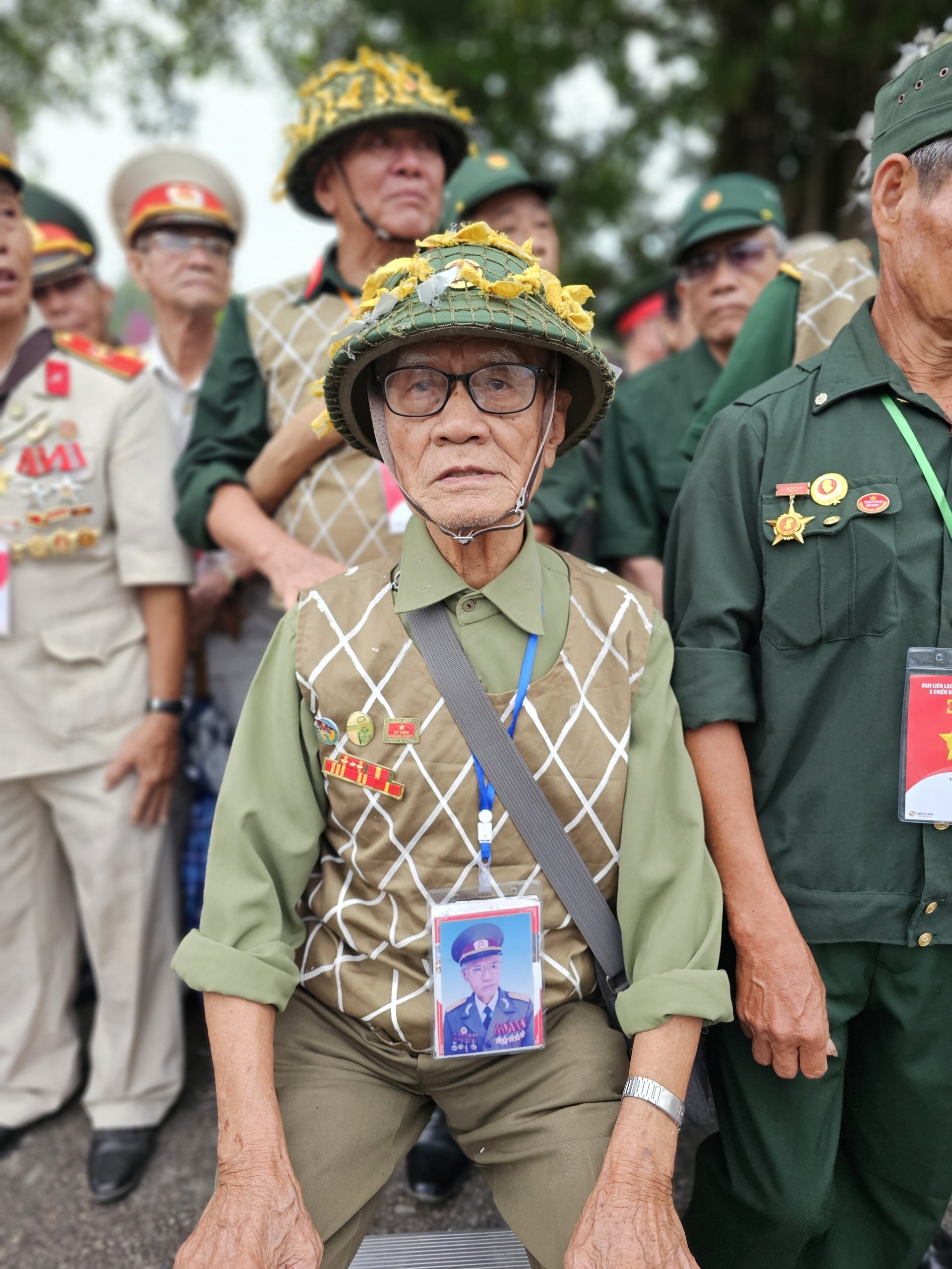 Ông Phạm Văn Chiến (93 tuổi), cựu chiến sĩ Đại đoàn 316 chiến đấu tại Điện Biên bày tỏ sự xúc động và vui sướng khi quay lại chiến trường năm xưa mình từng chiến đấu