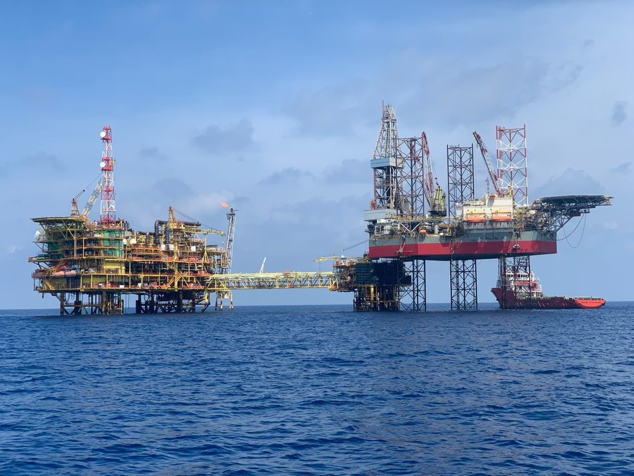 Petrovietnam công bố 2 phát hiện dầu khí mới- Ảnh 3. Petrovietnam công bố 2 phát hiện dầu khí mới- Ảnh 3.