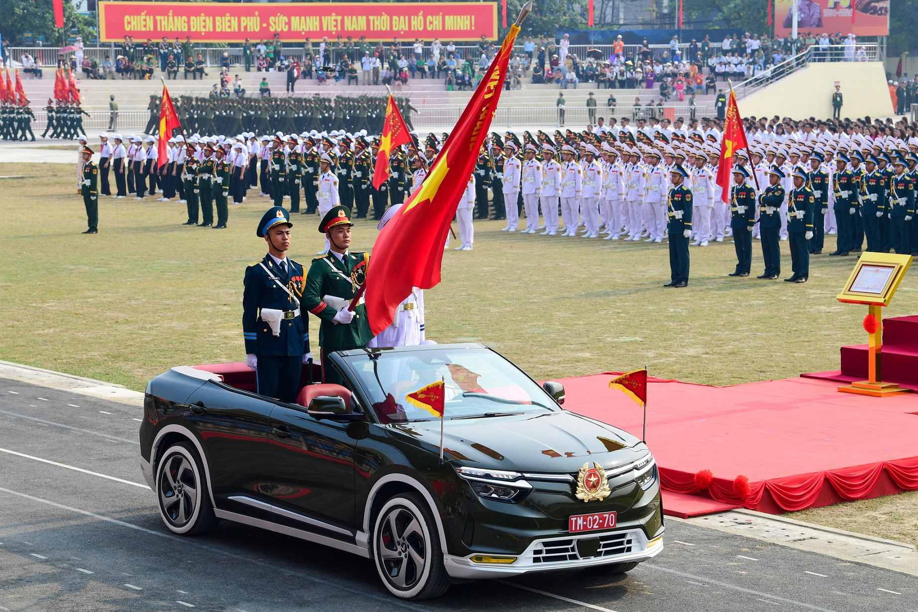 Bất ngờ dàn xe chỉ huy tại Lễ kỷ niệm 70 năm chiến thắng Điện Biên Phủ- Ảnh 2.