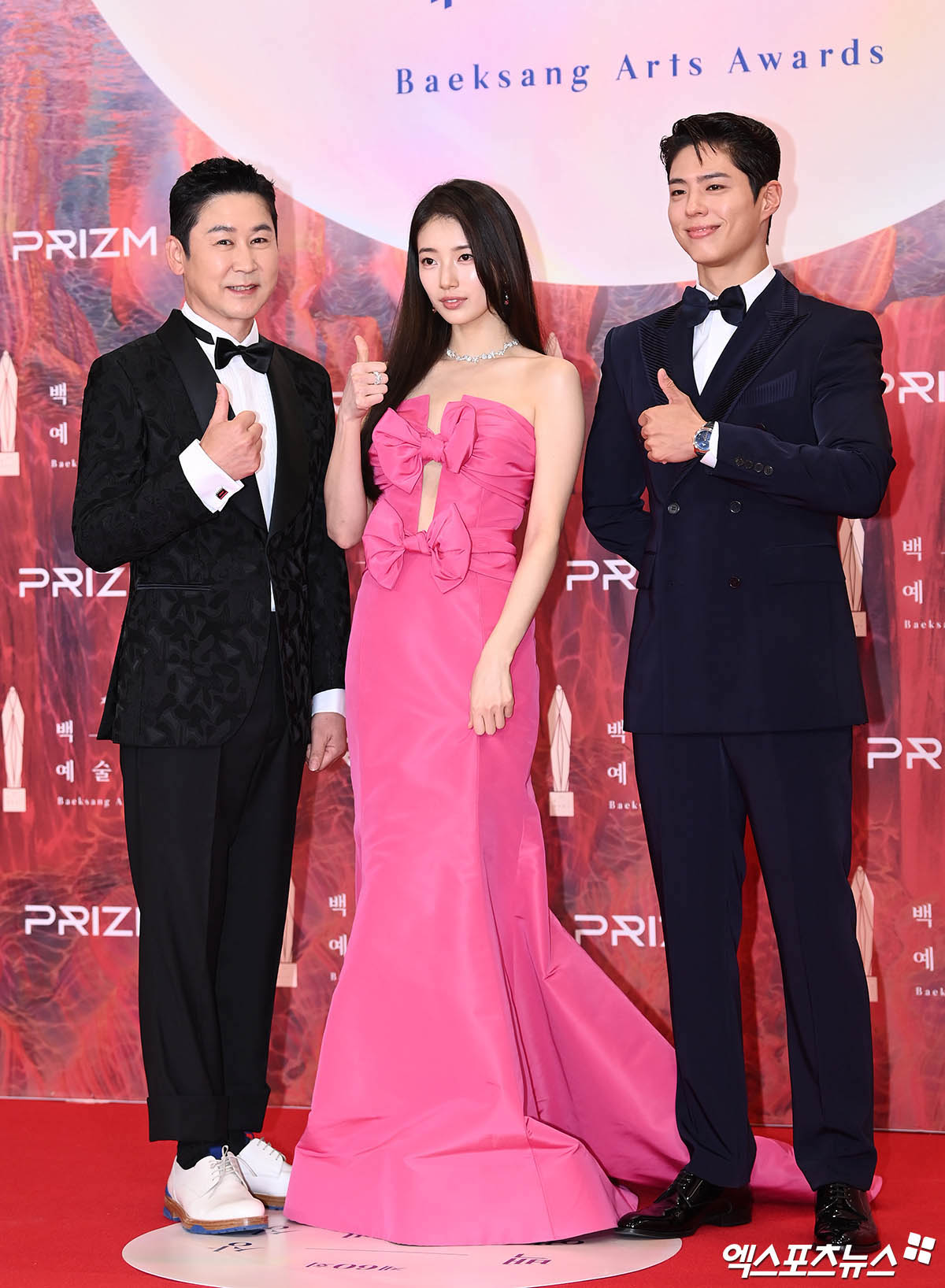 Bộ ba MC lễ trao giải Baeksang lần thứ 60 là Shin Dong Yup (trái), Suzy và Park Bo Gum