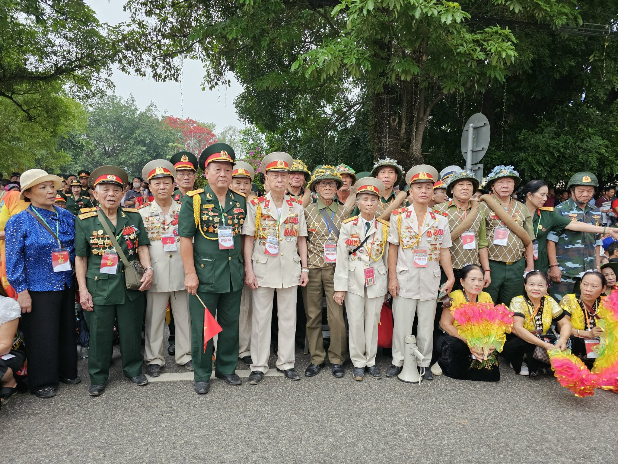 Các cựu chiến binh chờ xem lễ kỷ niệm
