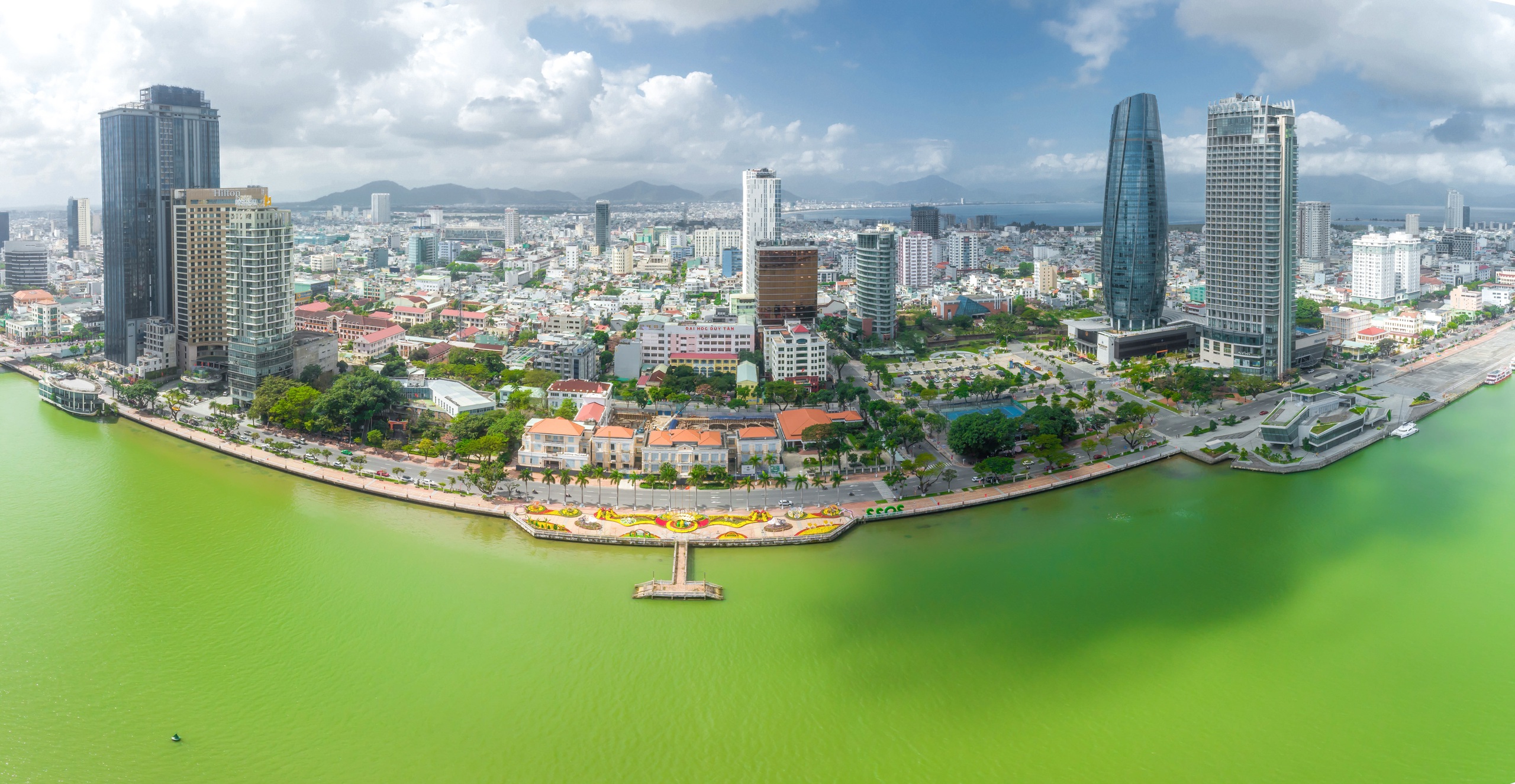 Thành phố Đà Nẵng nhìn từ trên cao