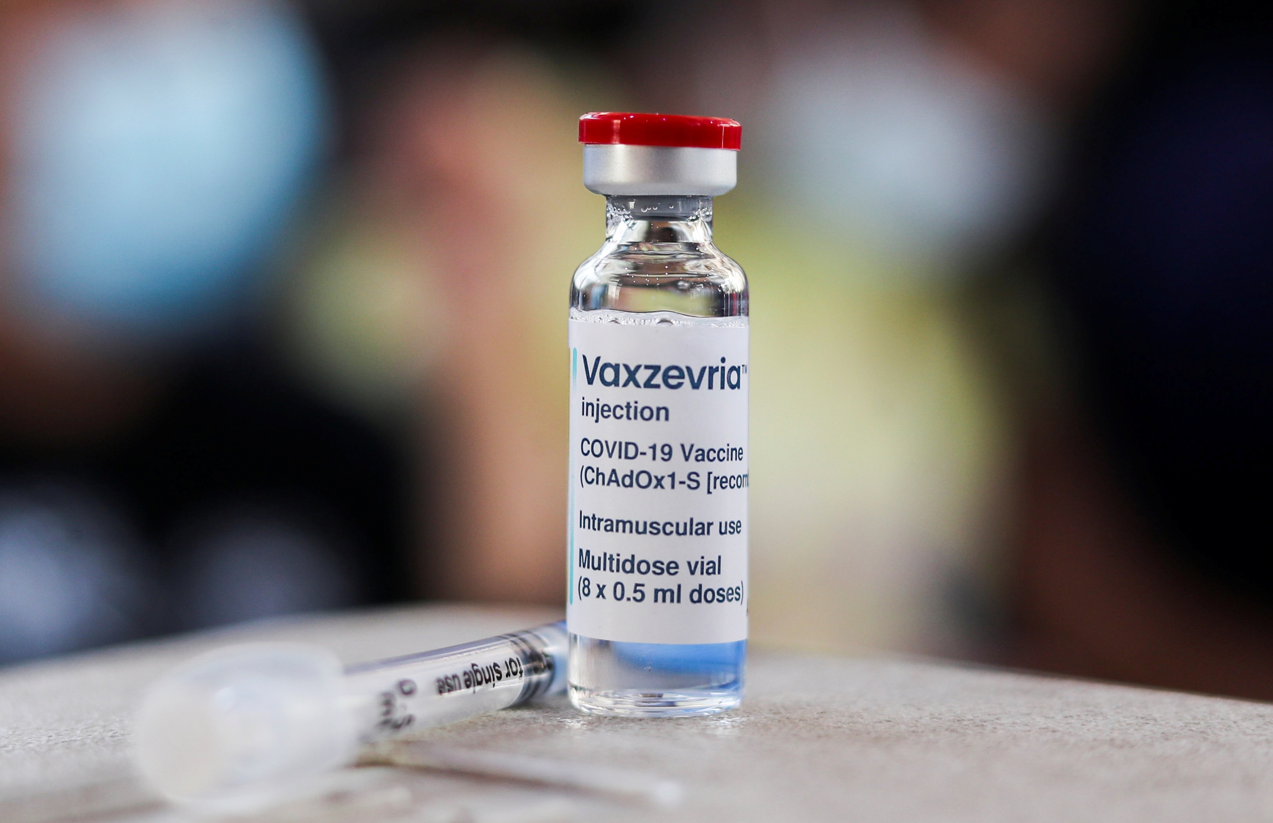 Một lọ vắc xin Covid-19 Vaxzevria của AstraZeneca ở Cairo (Ai Cập), ngày 27.9.2021