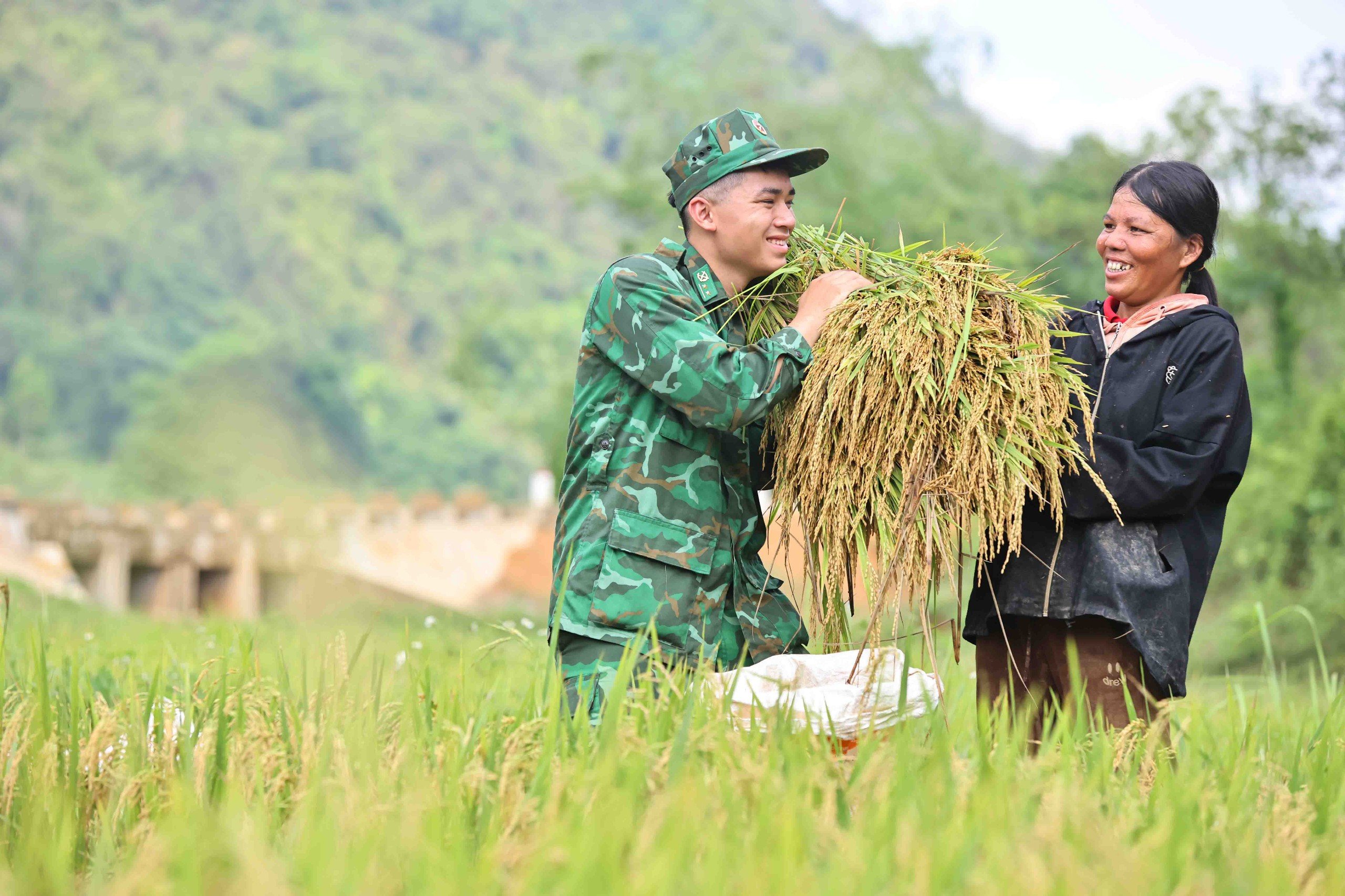 Các gia đình được BĐBP giúp đỡ đều có hoàn cảnh khó khăn, thiếu lao động; gia đình có công cách mạng