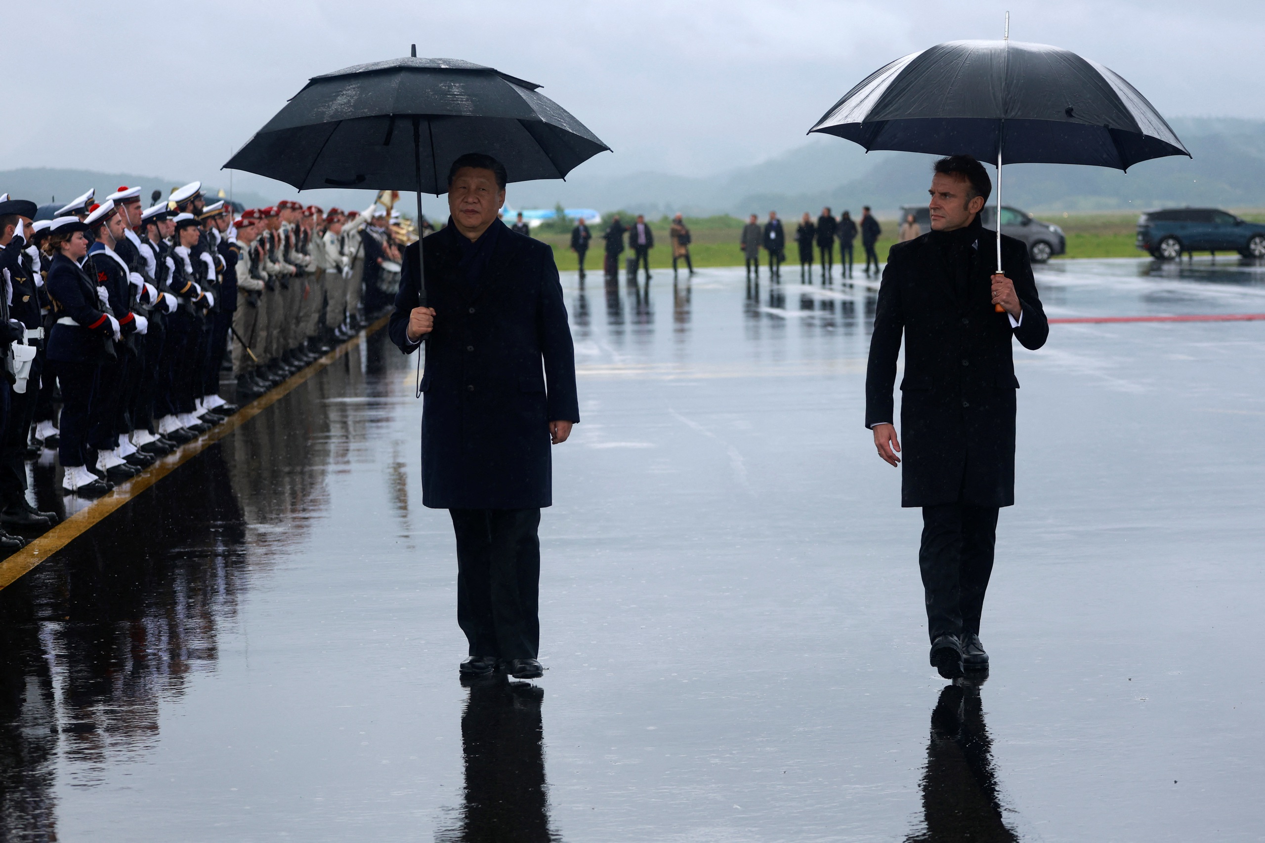 Chủ tịch Trung Quốc Tập Cận Bình và Tổng thống Pháp Emmanuel Macron trong chuyến thăm Pháp vừa qua