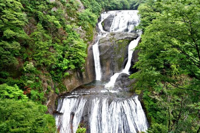 Chiêm ngưỡng 5 thác nước đẹp như tiên cảnh tại Nhật Bản- Ảnh 1.