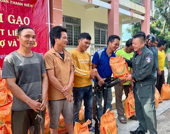 Chủ tịch Đắk Nông có thư kêu gọi người dân giao nộp vũ khí, vật liệu nổ- Ảnh 3.