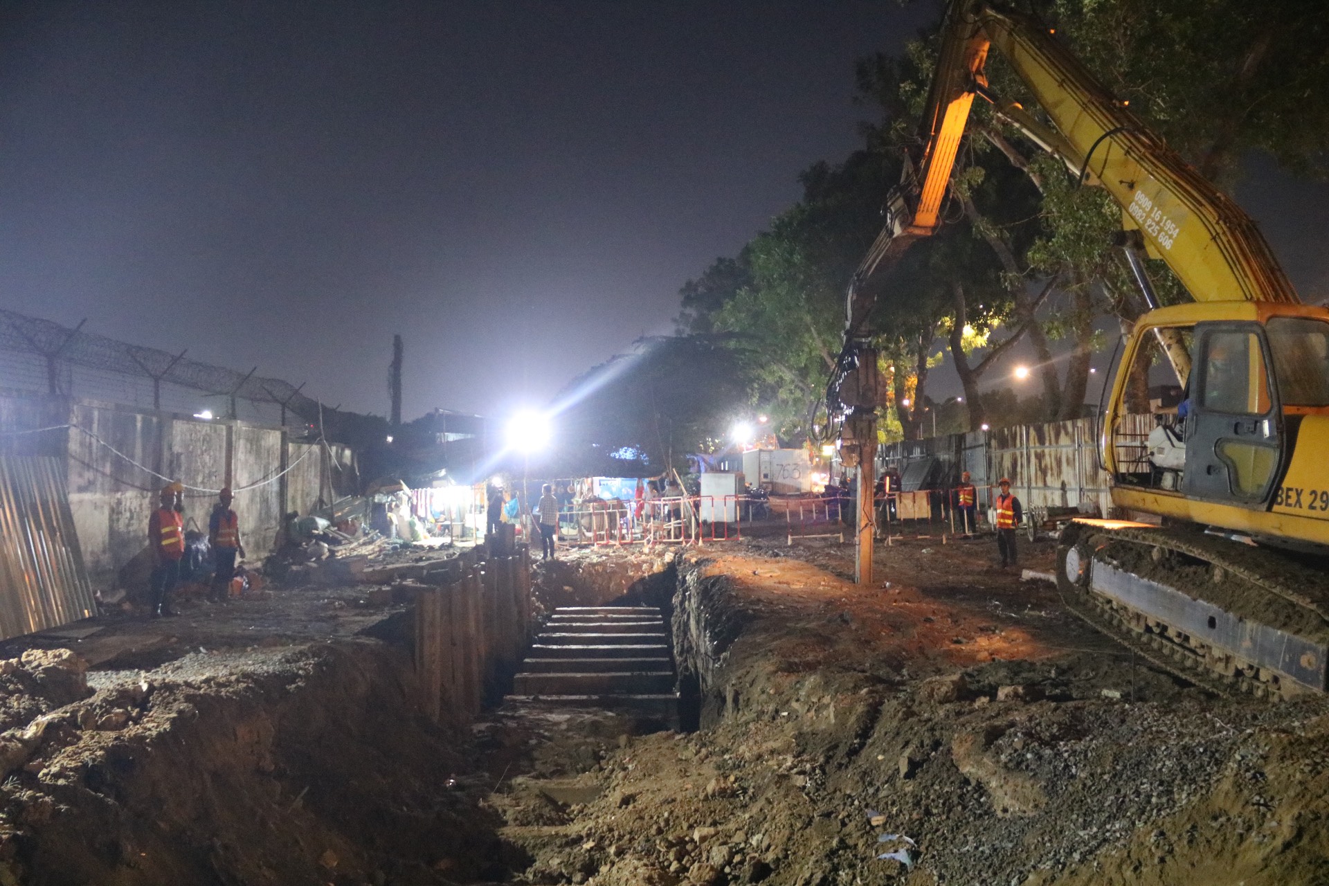 Công tác thi công hạ tầng kĩ thuật ga Phạm Văn Bạch dự kiến hoàn thành vào tháng 11