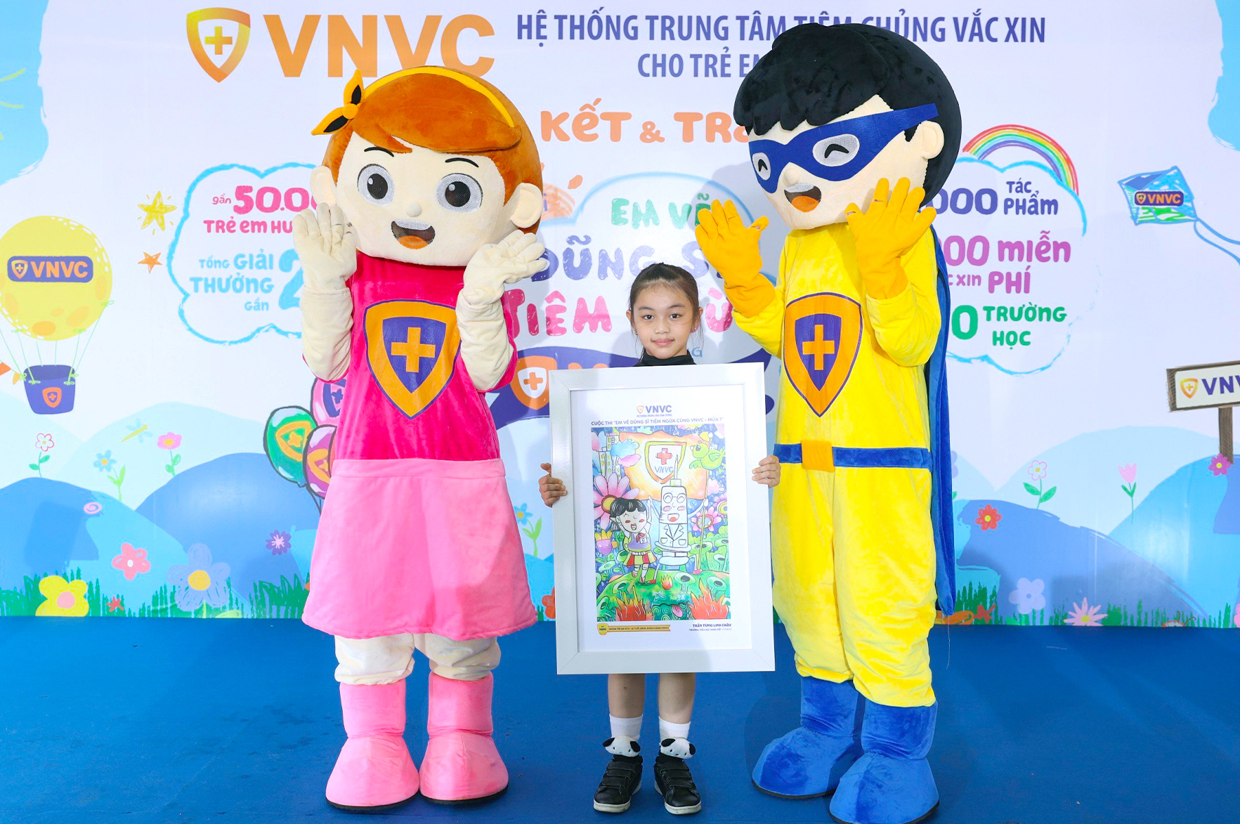 Hàng chục nghìn trẻ em tham gia vẽ dũng sĩ vắc xin với thông điệp xúc động- Ảnh 1. Hàng chục nghìn trẻ em tham gia vẽ dũng sĩ vắc xin với thông điệp xúc động- Ảnh 1.