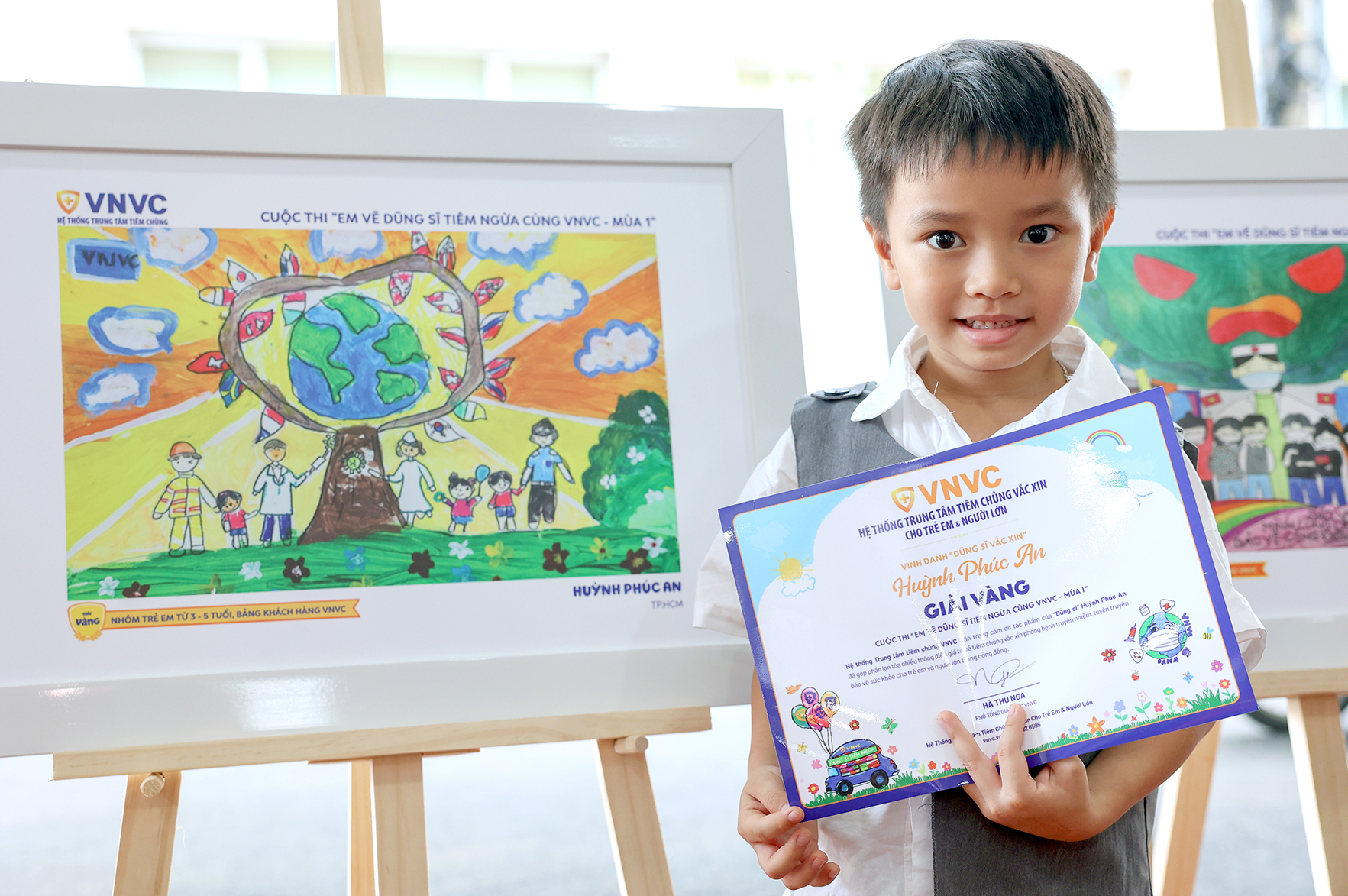 Hàng chục nghìn trẻ em tham gia vẽ dũng sĩ vắc xin với thông điệp xúc động- Ảnh 6. Hàng chục nghìn trẻ em tham gia vẽ dũng sĩ vắc xin với thông điệp xúc động- Ảnh 6.