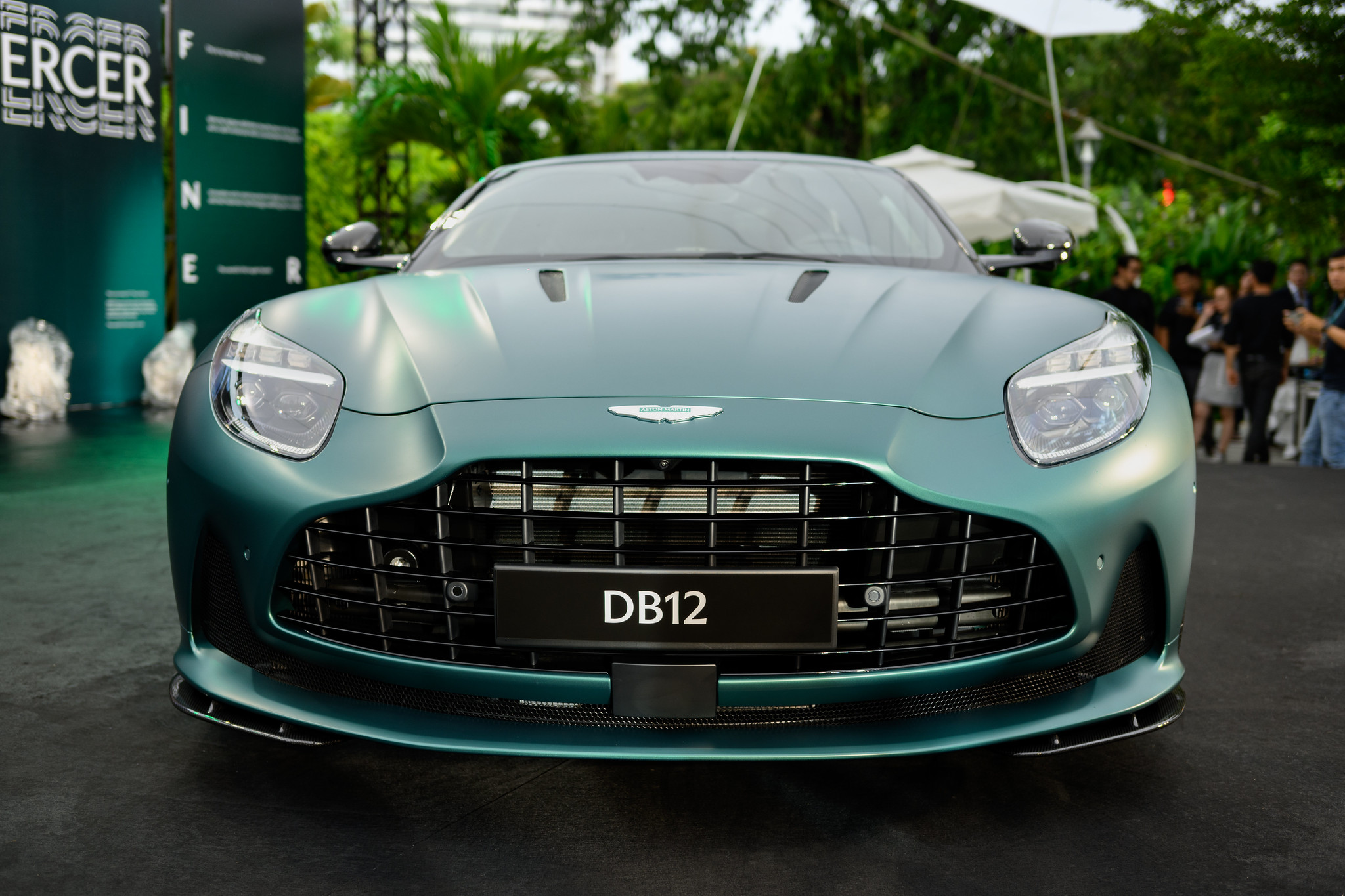 Siêu xe Aston Martin DB12 về Việt Nam, giá từ 19,5 tỉ đồng- Ảnh 4.