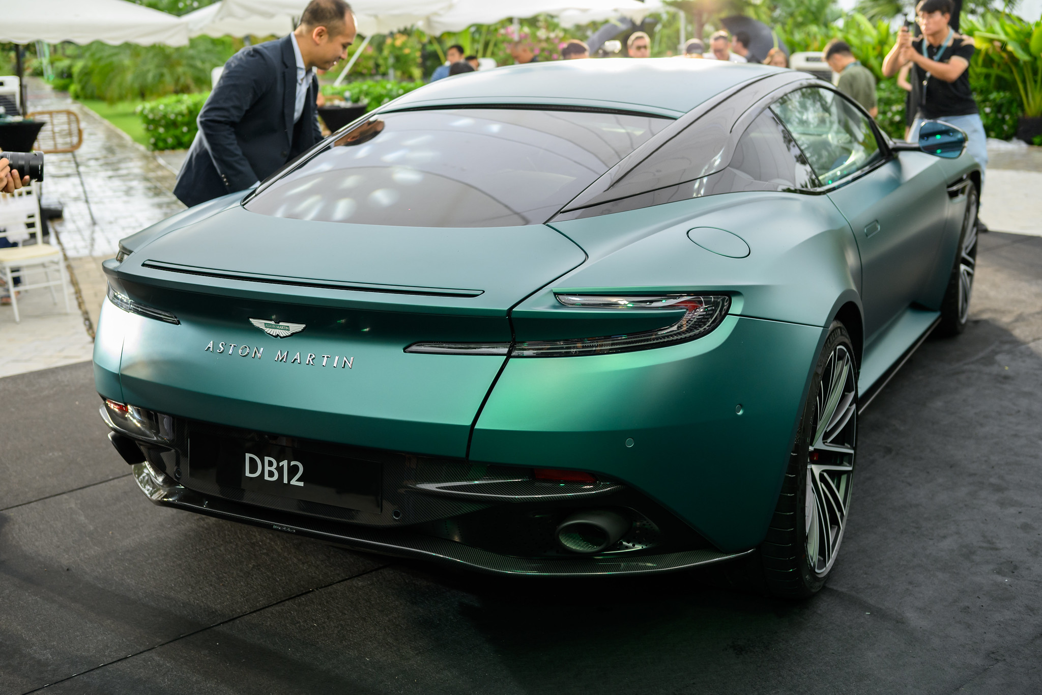 Siêu xe Aston Martin DB12 về Việt Nam, giá từ 19,5 tỉ đồng- Ảnh 2.