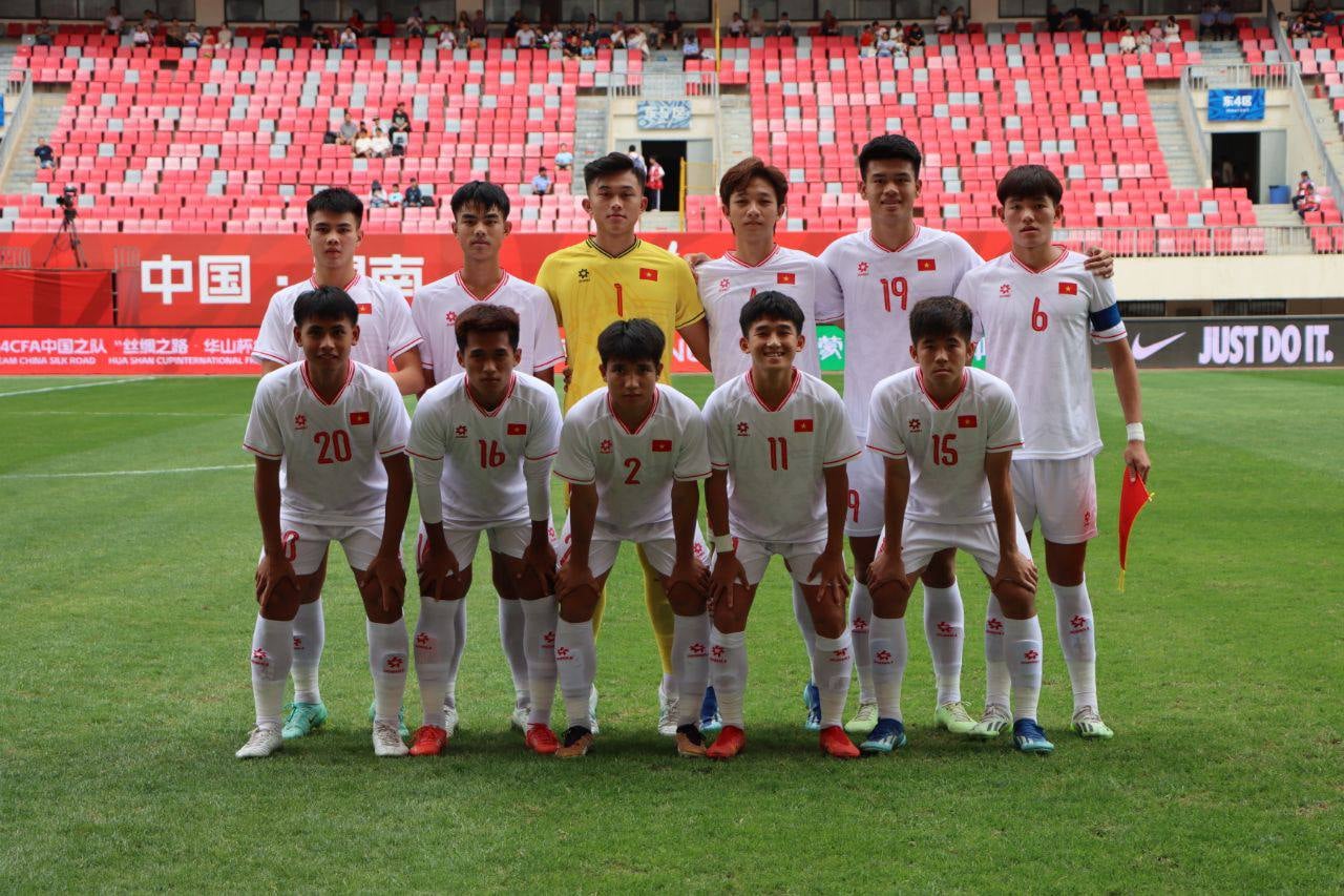 Junges SLNA-Talent schießt Solotore wie Messi, U.19 Vietnam verliert bedauerlicherweise gegen Usbekistan – Foto 1.