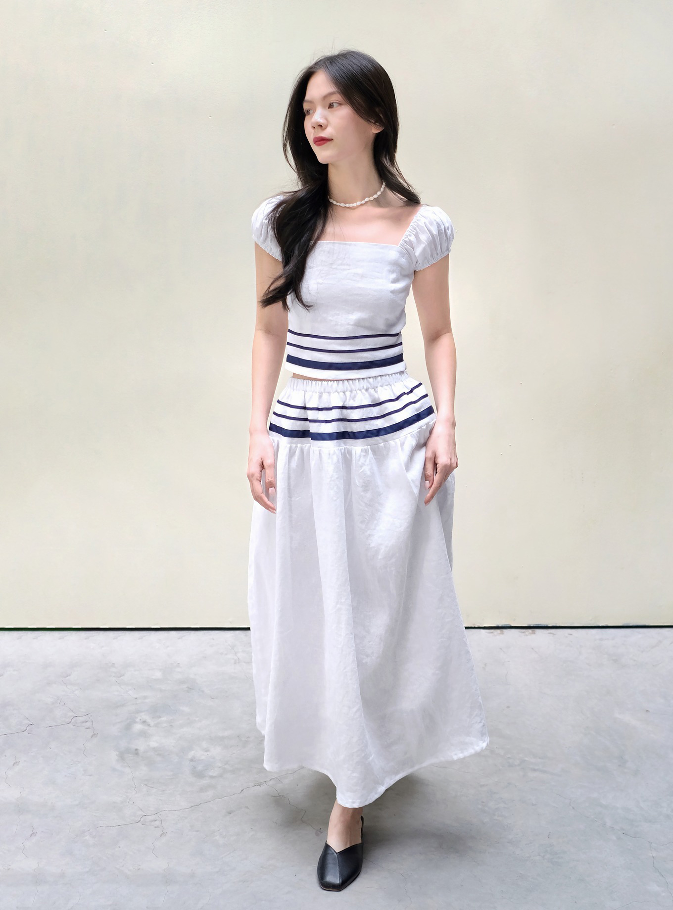 ללבוש פשתן זה פשוט, מגניב ויפה באופן מפתיע - תמונה 1. Mặc linen đơn giản lại mát và đẹp không ngờ- Ảnh 1.