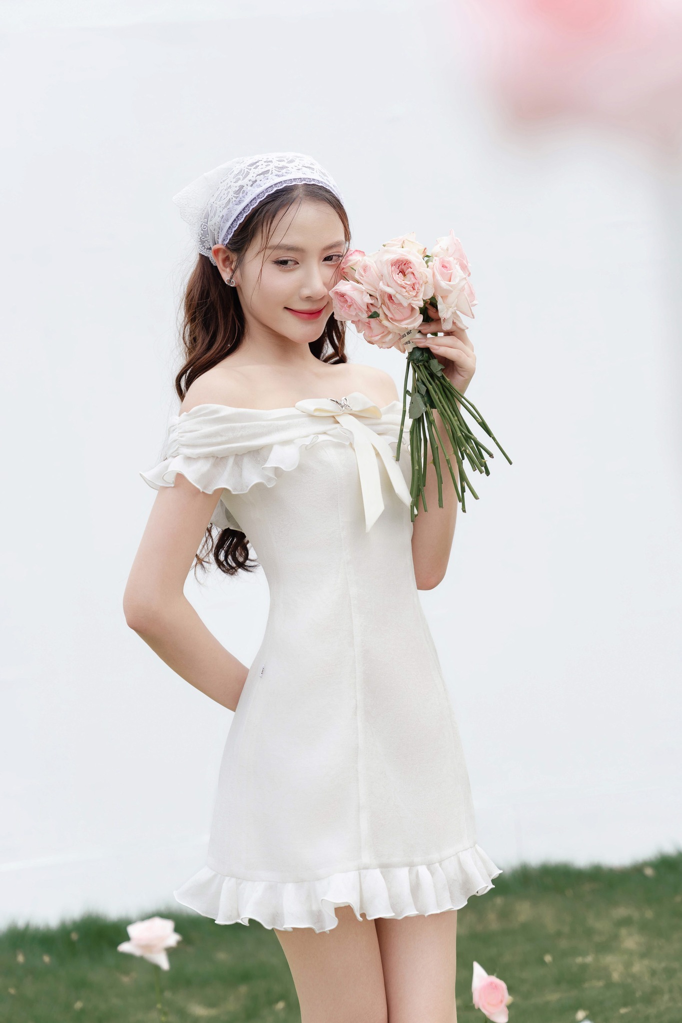 Lost in the 'fairy' world with the fairycore trend - Photo 1. Lạc vào thế giới 'thần tiên' với xu hướng fairycore- Ảnh 1.