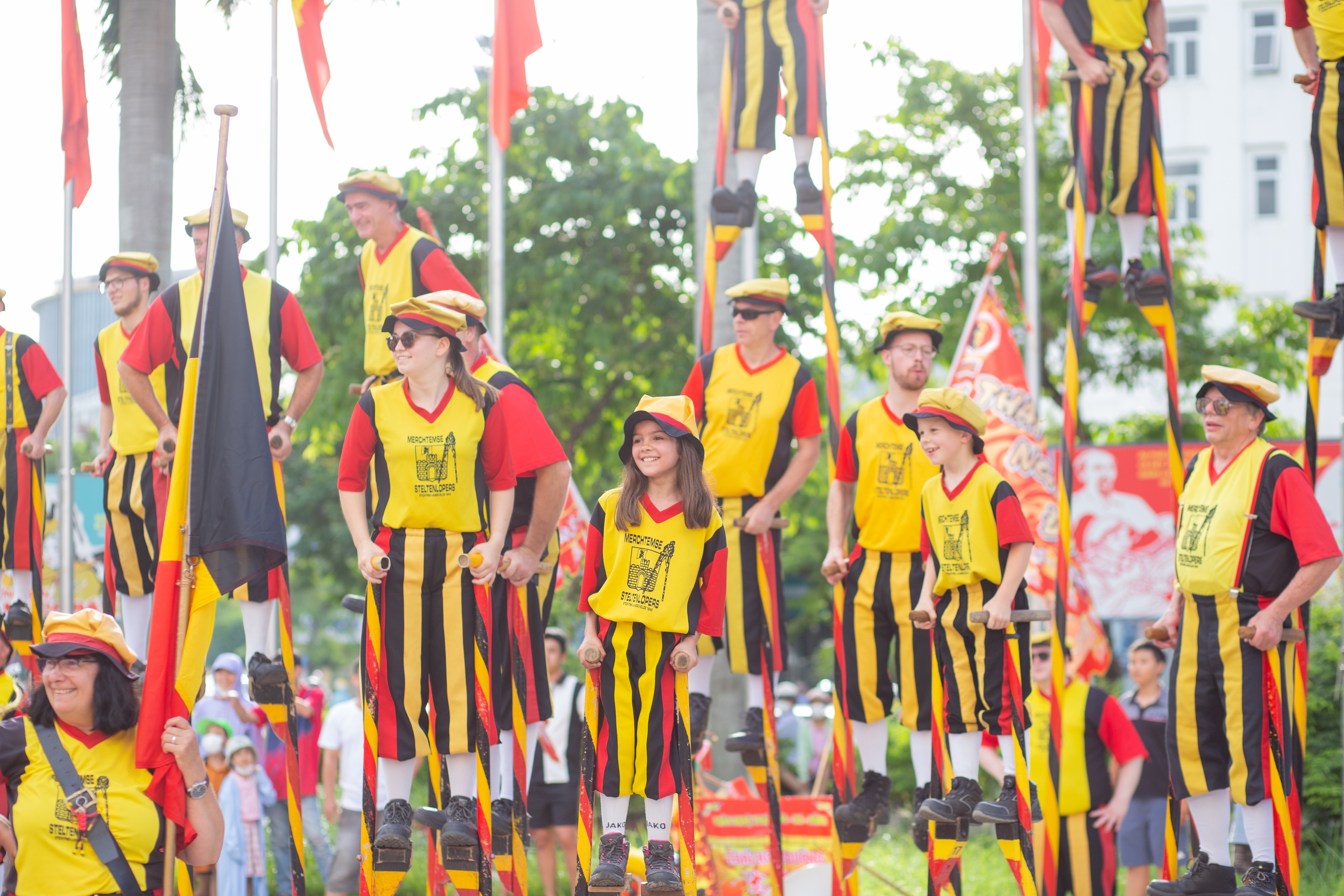 Nghệ sĩ quốc tế khuấy động đường phố cố đô Huế mùa Festival- Ảnh 4.