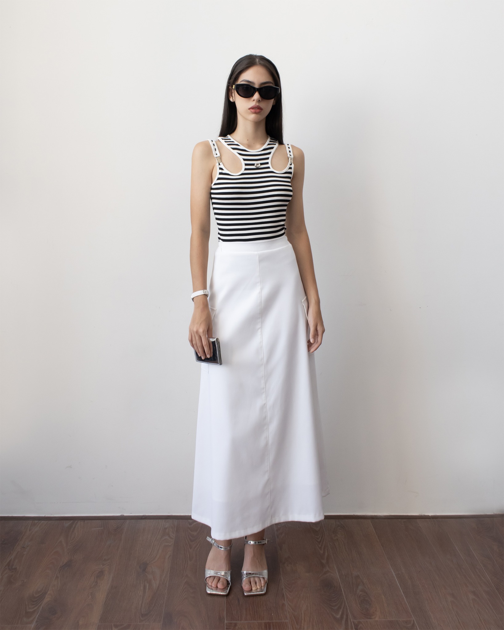 Tank top dan pakaian adalah 'cinta sejati' musim panas, jika anda membeli cukup, anda tidak perlu risau tentang kelihatan buruk - Foto 5. Áo, váy tank top là 'chân ái' mùa hè, nàng sắm đủ là không lo mặc xấu- Ảnh 5.