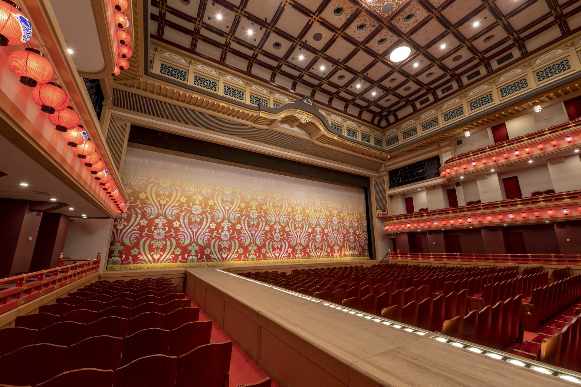 Khám phá văn hóa Nhật qua trải nghiệm những nhà hát nổi tiếng tại đây- Ảnh 5. Khám phá văn hóa Nhật qua trải nghiệm những nhà hát nổi tiếng tại đây- Ảnh 5.