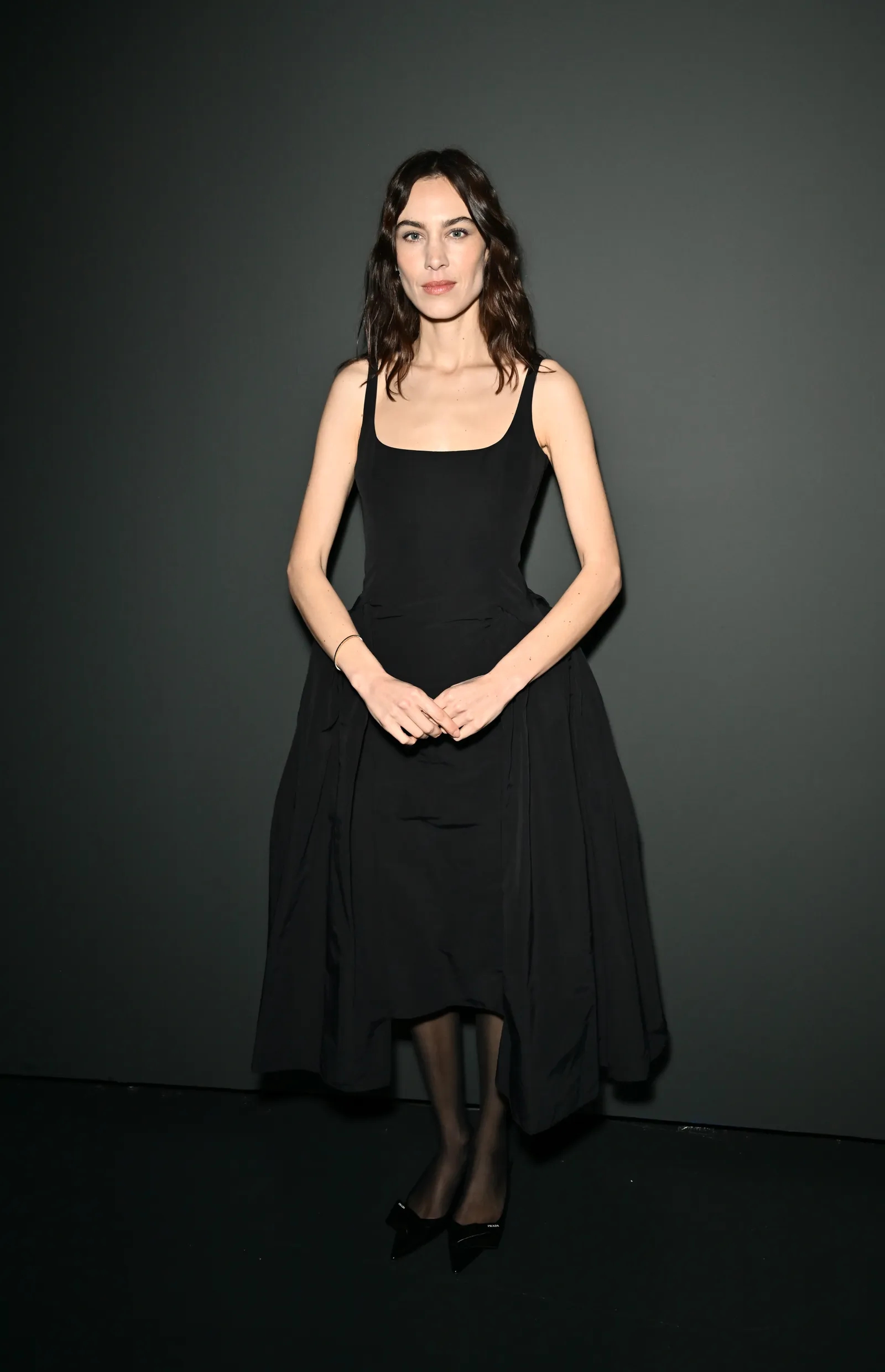 The minimalist 'milkmaid' dress, a summer/autumn style - Photo 5. Chiếc váy tối giản 'cô gái vắt sữa', phong cách mùa hè thu- Ảnh 5.