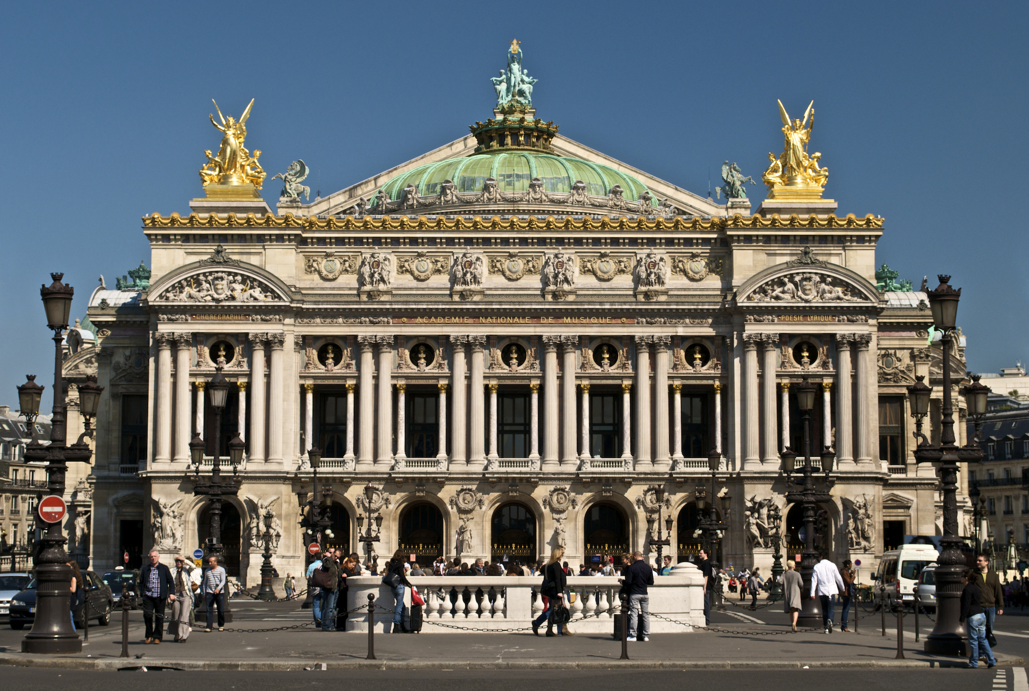 Teatros magníficos com arquitetura do clássico ao moderno na França - Foto 1. Các nhà hát lộng lẫy có kiến trúc từ cổ điển tới hiện đại tại Pháp- Ảnh 1.