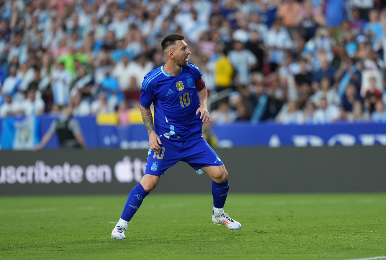 Messi lập cú đúp, đội tuyển Argentina chạy đà hoàn hảo trước Copa America