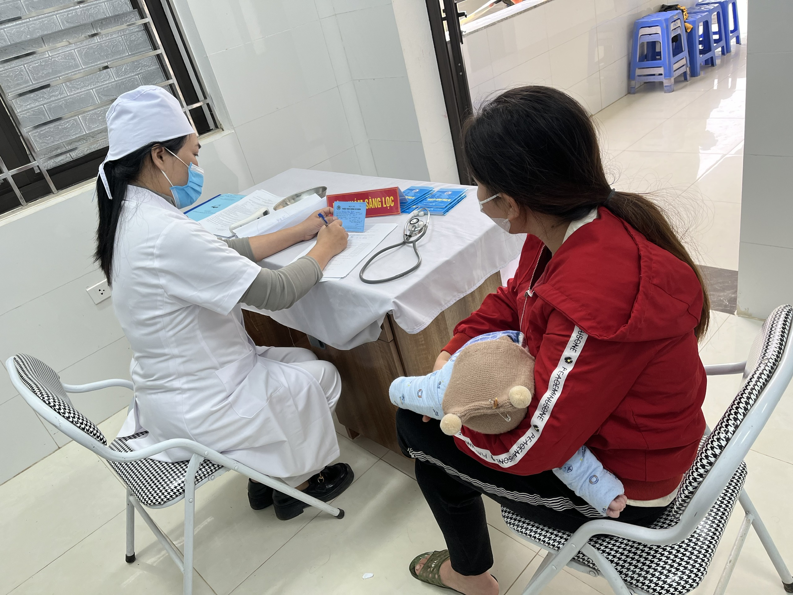 Tiêm 4 mũi vắc xin, vì sao vẫn mắc viêm não Nhật Bản?- Ảnh 2. Tiêm 4 mũi vắc xin, vì sao vẫn mắc viêm não Nhật Bản?- Ảnh 2.