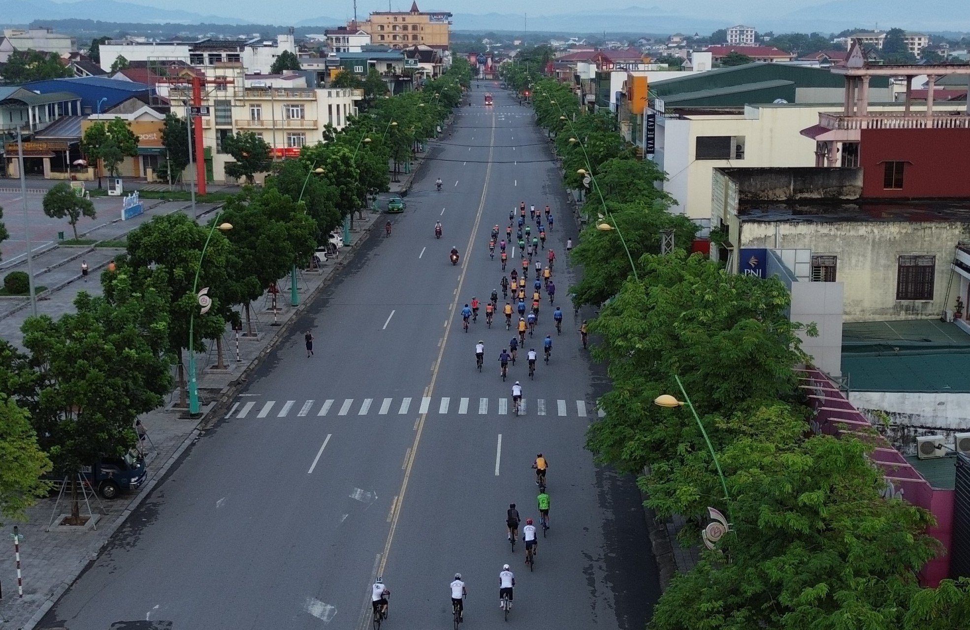 Ngắm các ‘bóng hồng’ duyên dáng sắp tranh tài tại Ngày hội đạp xe Vì hòa bình- Ảnh 8.