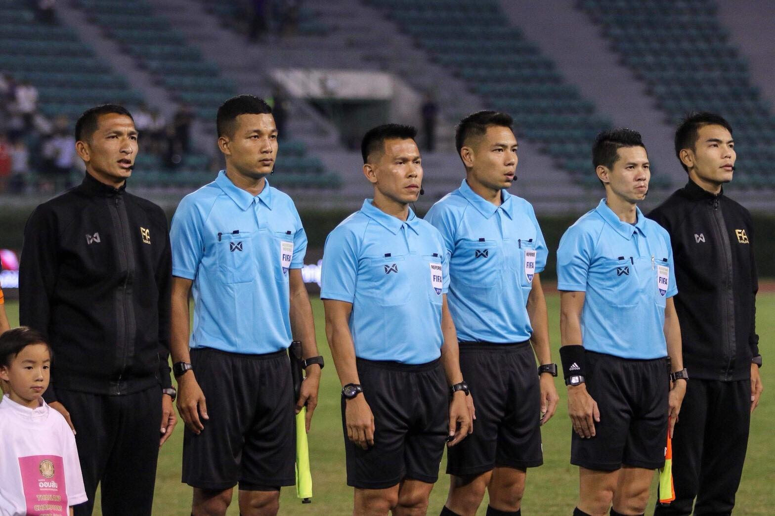 Hai trọng tài Thái Lan và Malaysia sắp bắt hai trận cực nóng tại V-League, là ai?