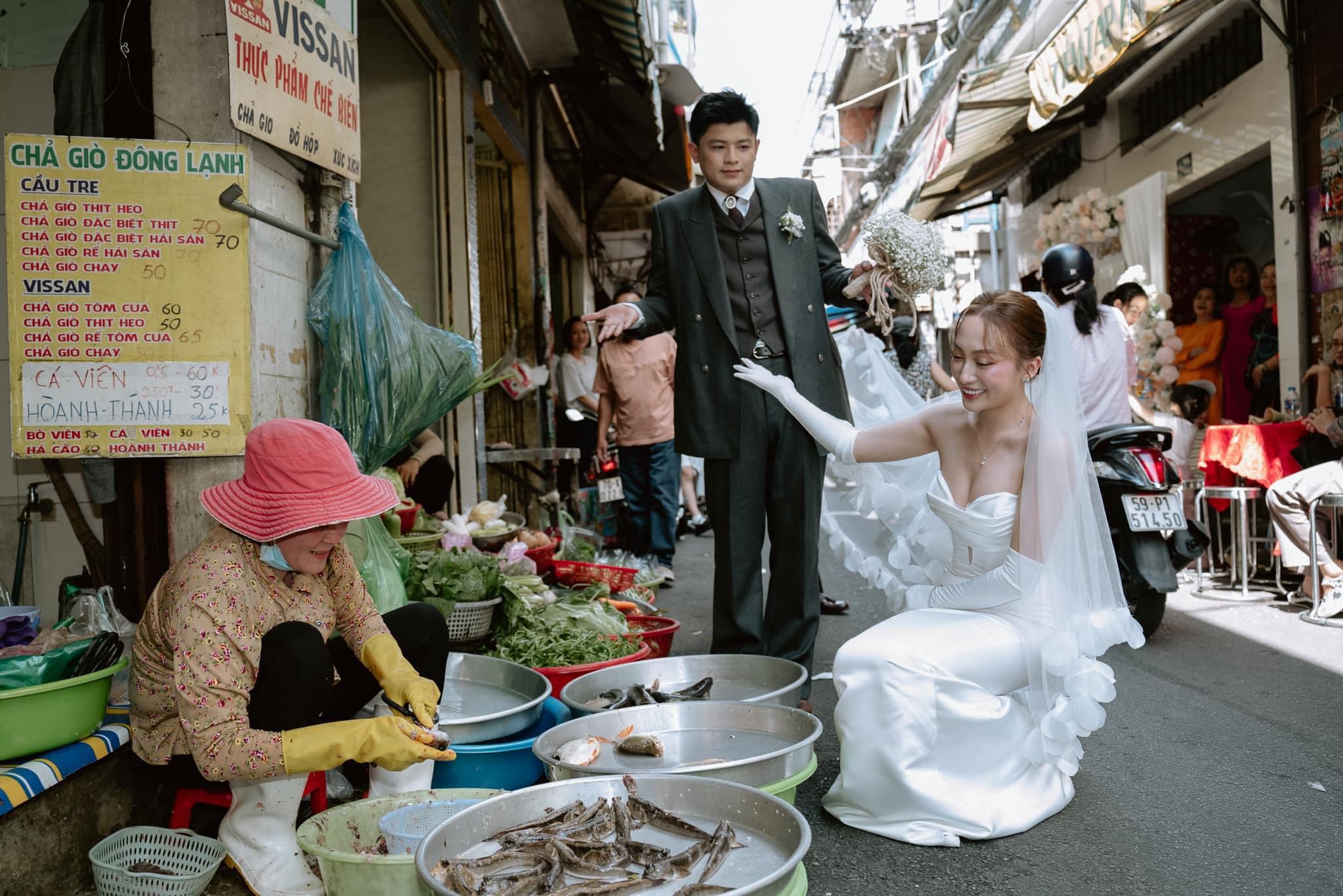 Chuyện tình đẹp sau bộ ảnh cưới chụp ở khu chợ bình dân TP.HCM 'gây sốt'- Ảnh 4.