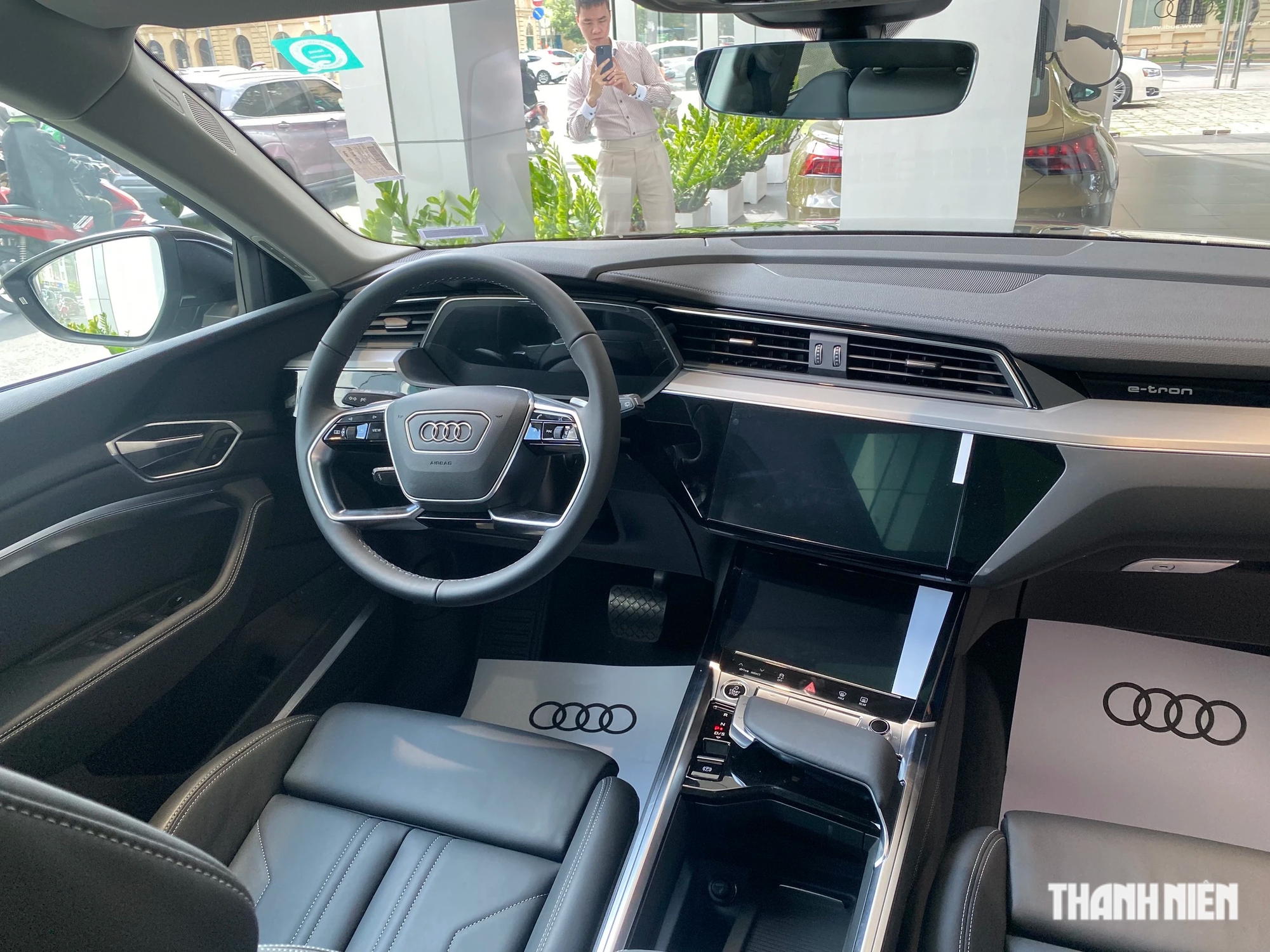 SUV điện Audi Q8 e-tron giá từ 3,8 tỉ đồng tại Việt Nam- Ảnh 3.