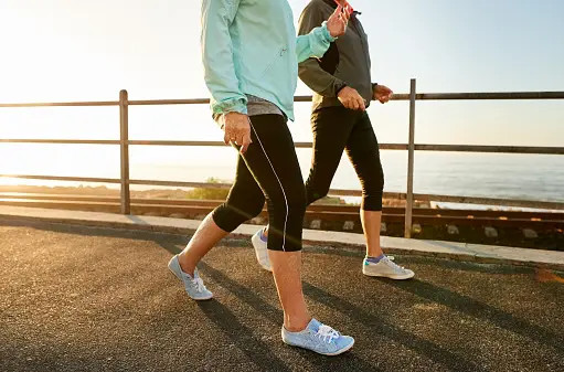 Ngày mới với tin tức sức khỏe: Phát hiện cách đi bộ giúp giảm cân hiệu quả- Ảnh 1.