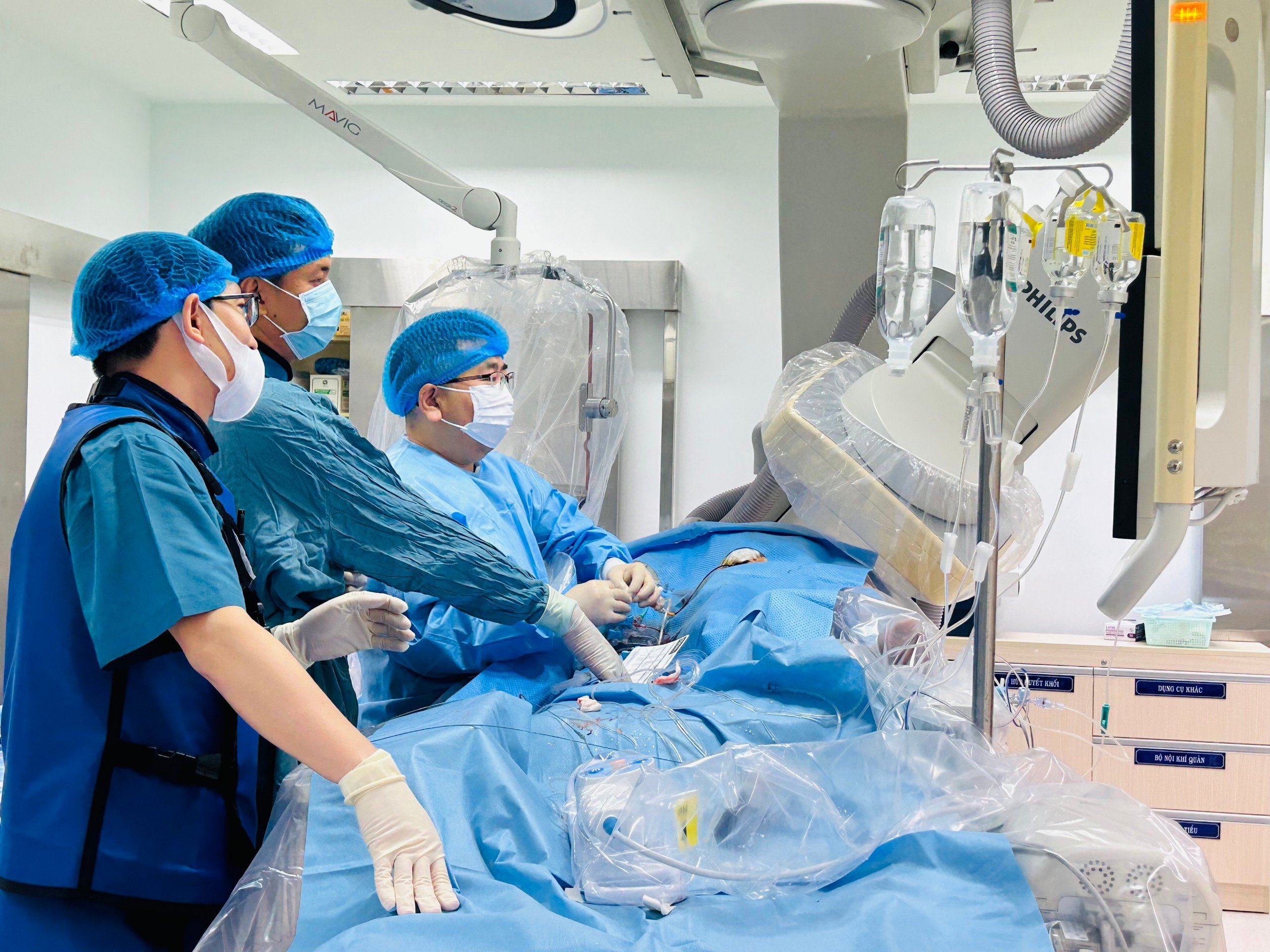 Tăng cường ứng dụng công nghệ, kỹ thuật hiện đại phục vụ bệnh nhân- Ảnh 3. Tăng cường ứng dụng công nghệ, kỹ thuật hiện đại phục vụ bệnh nhân- Ảnh 3.