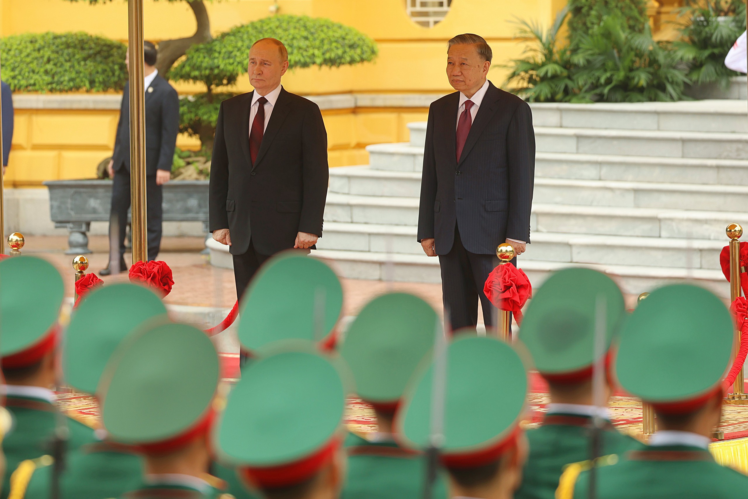 Chủ tịch nước Tô Lâm chủ trì lễ đón Tổng thống Nga Vladimir Putin- Ảnh 3.