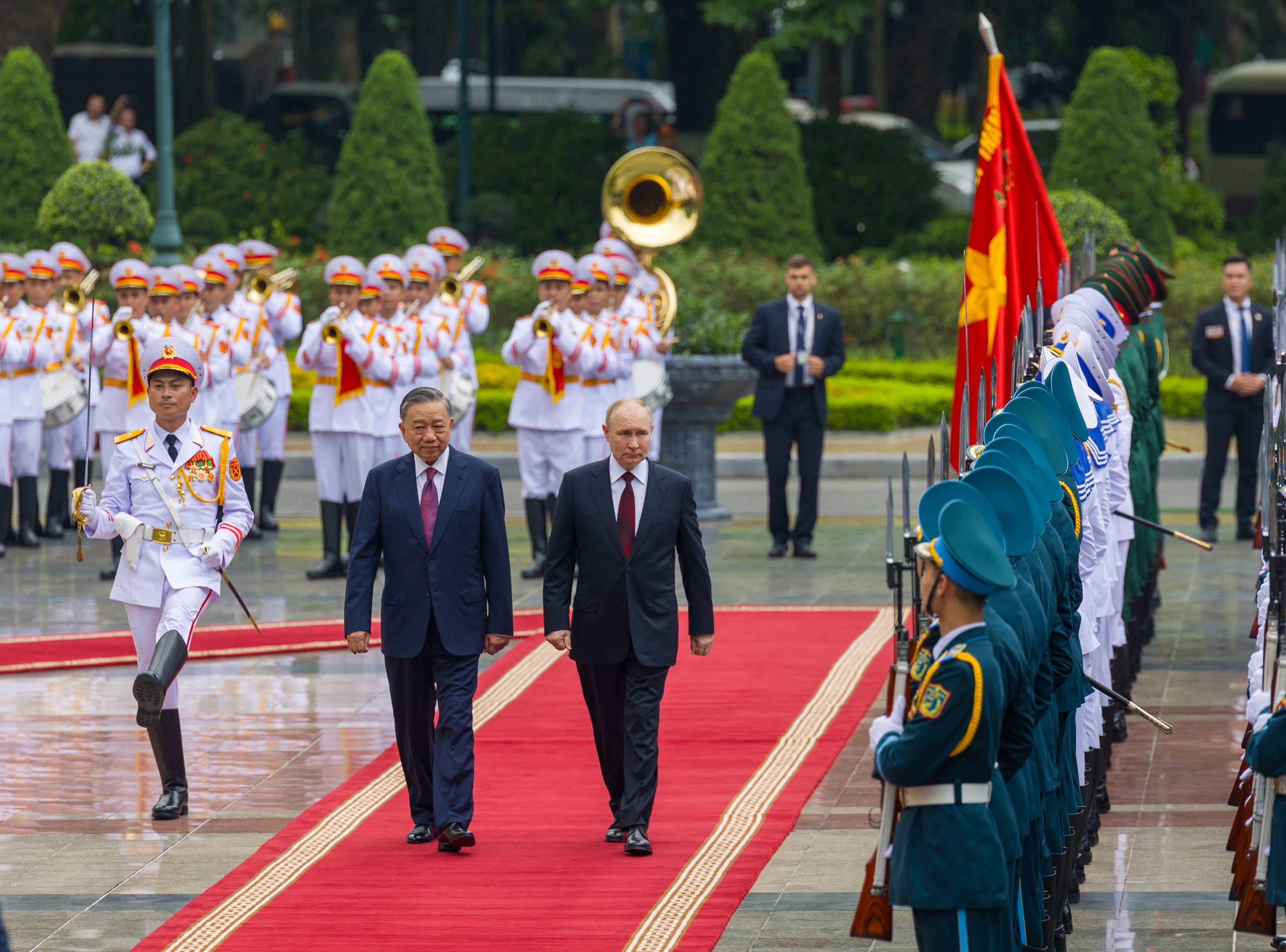 Chủ tịch nước Tô Lâm chủ trì lễ đón Tổng thống Nga Vladimir Putin- Ảnh 5.
