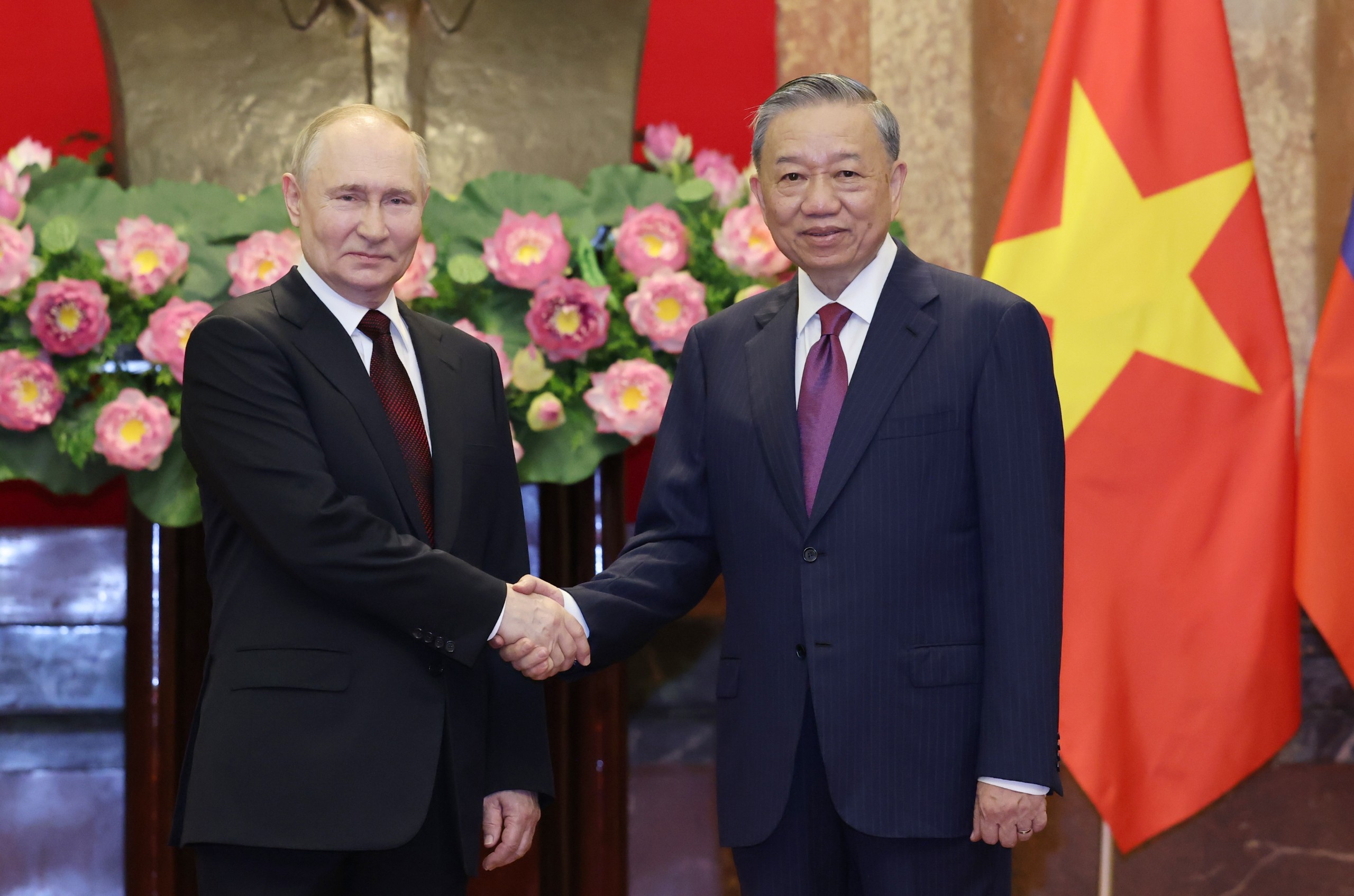 Chủ tịch nước Tô Lâm chủ trì lễ đón Tổng thống Nga Vladimir Putin- Ảnh 8.