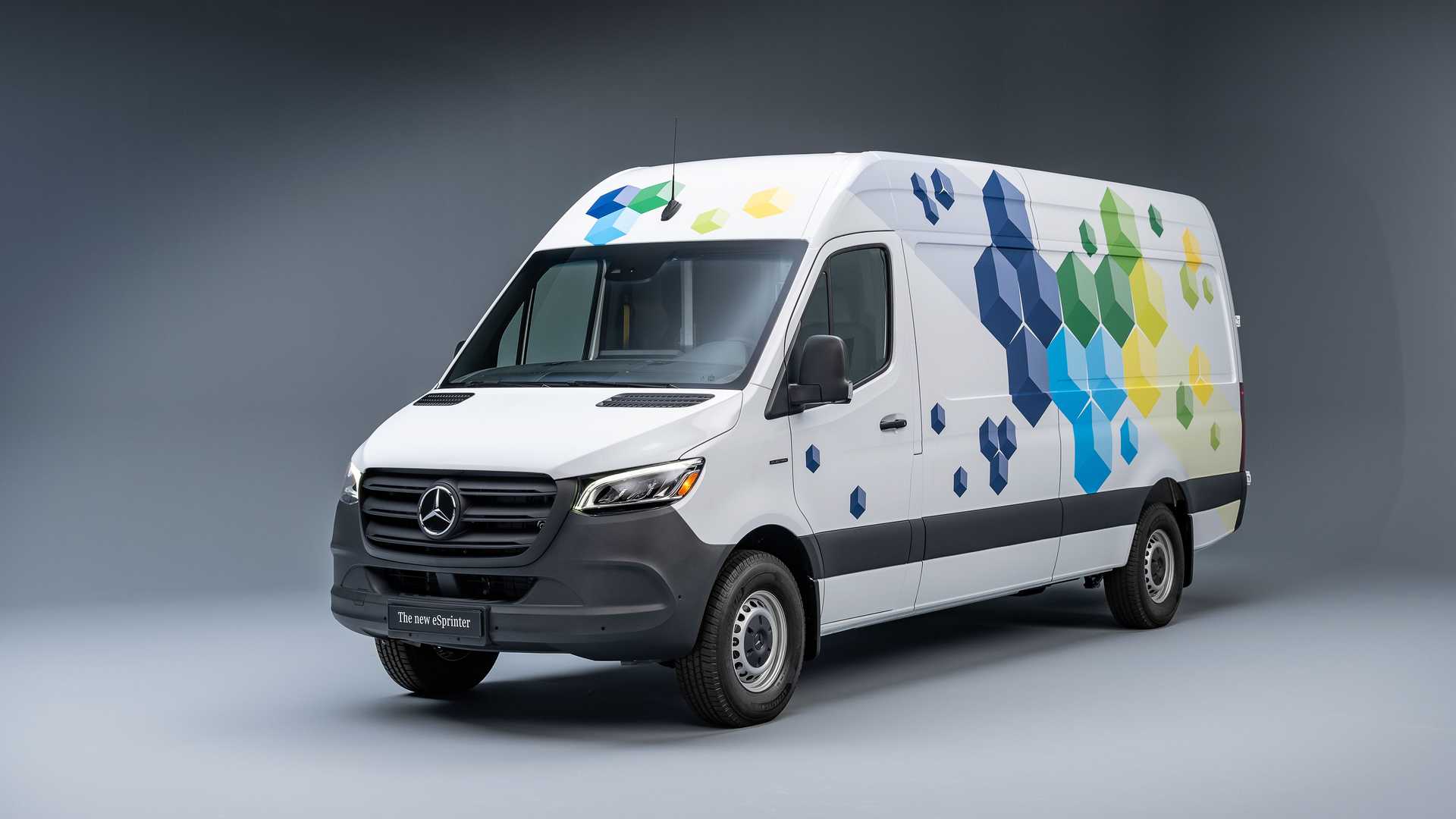 Mercedes Sprinter 2024 có bản thuần điện, cạnh tranh Ford Transit