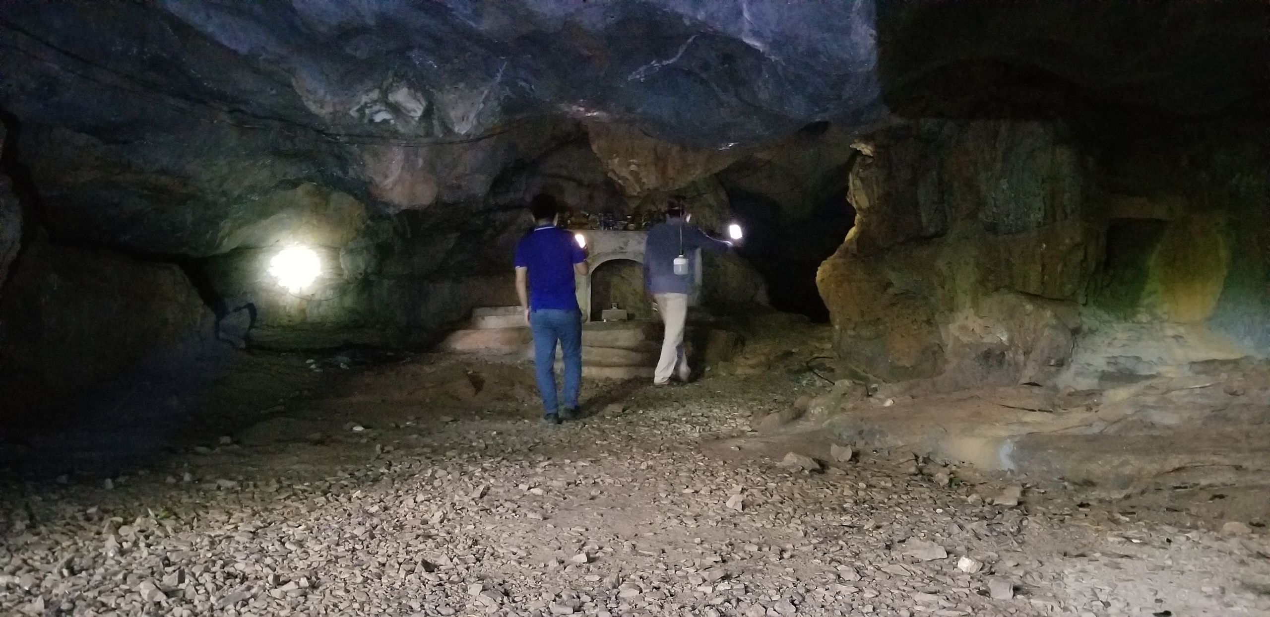 Khám phá hang động kỳ thú nằm giữa rừng ngập mặn biển Cát Bà- Ảnh 5. Khám phá hang động kỳ thú nằm giữa rừng ngập mặn biển Cát Bà- Ảnh 5.