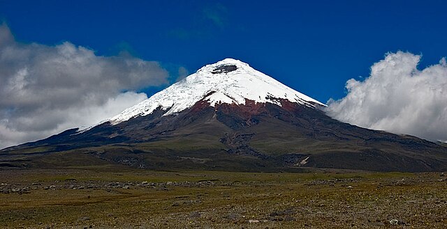 Tới Ecuador thăm thủ đô với nhiều hàng thủ công đẹp, biển xanh, núi lửa hùng vĩ- Ảnh 1.