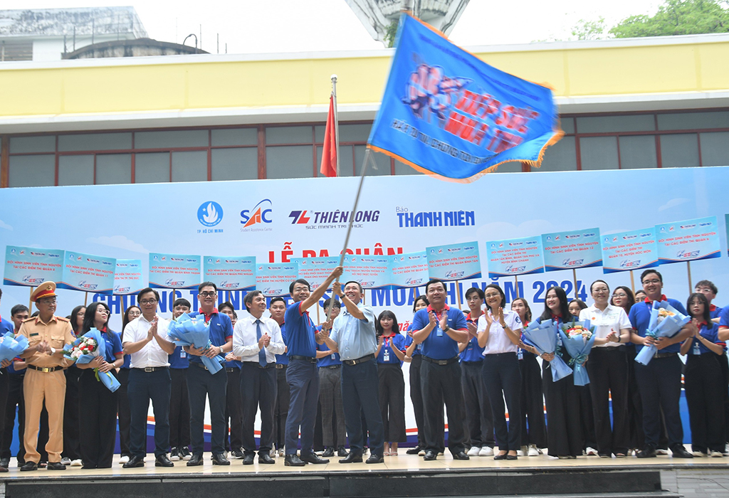 Hàng trăm ngàn 'trái tim' tình nguyện hướng về thí sinh- Ảnh 1.