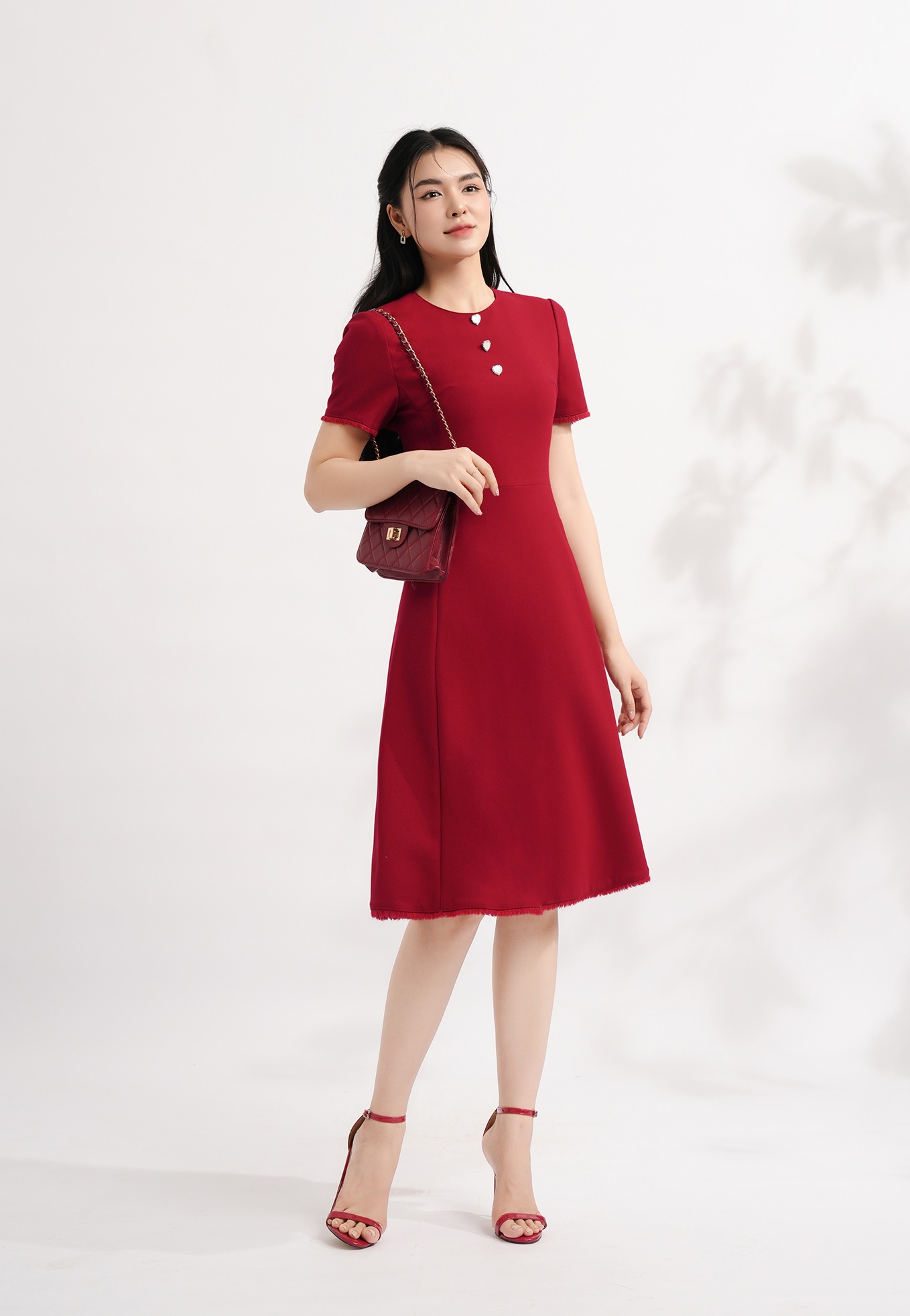 Jeśli chcesz, żeby komplementowano Cię za młody wygląd, zainwestuj w kolorowe ubrania - Zdjęcie 4. Muốn được khen ngợi trẻ trung, hãy đầu tư vào trang phục đa sắc màu- Ảnh 4.