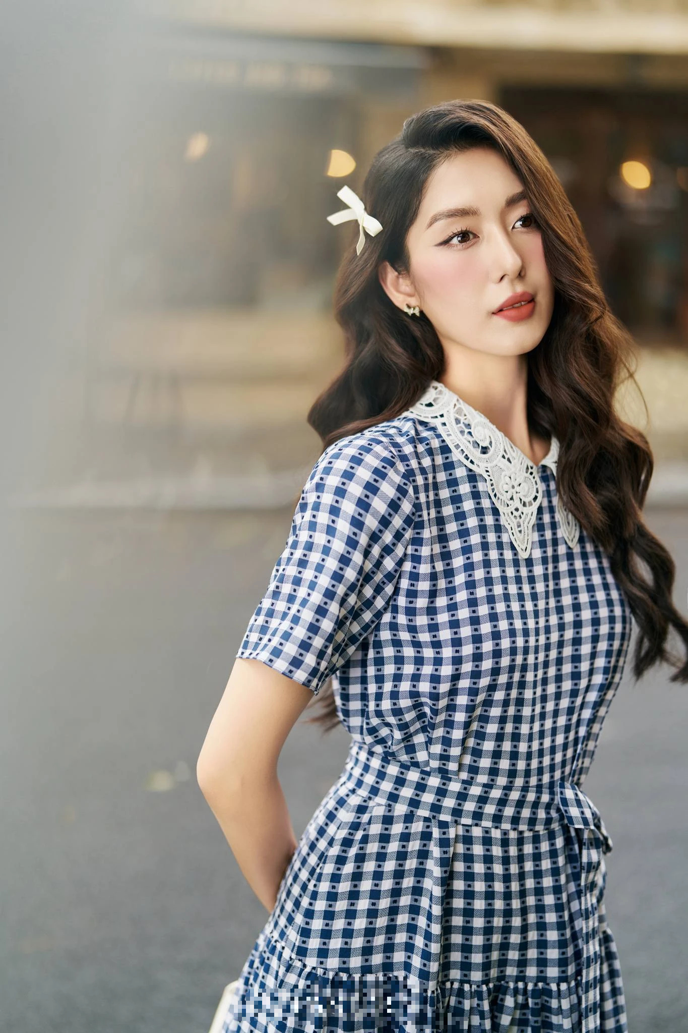 Vestido camisero, la prenda multiusos mágica sin la que no puede vivir - Foto 8. Váy sơ mi, món đồ đa năng kỳ diệu nàng không thể sống thiếu- Ảnh 8.