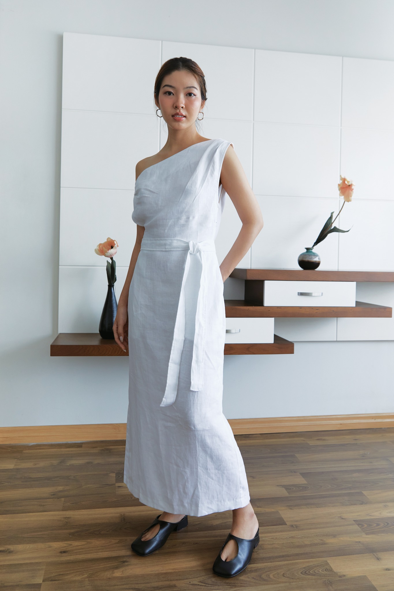 Trend linen musim panas tiada siapa yang mahu ketinggalan - Foto 1. Xu hướng linen mùa hè không ai muốn bỏ lỡ- Ảnh 1.