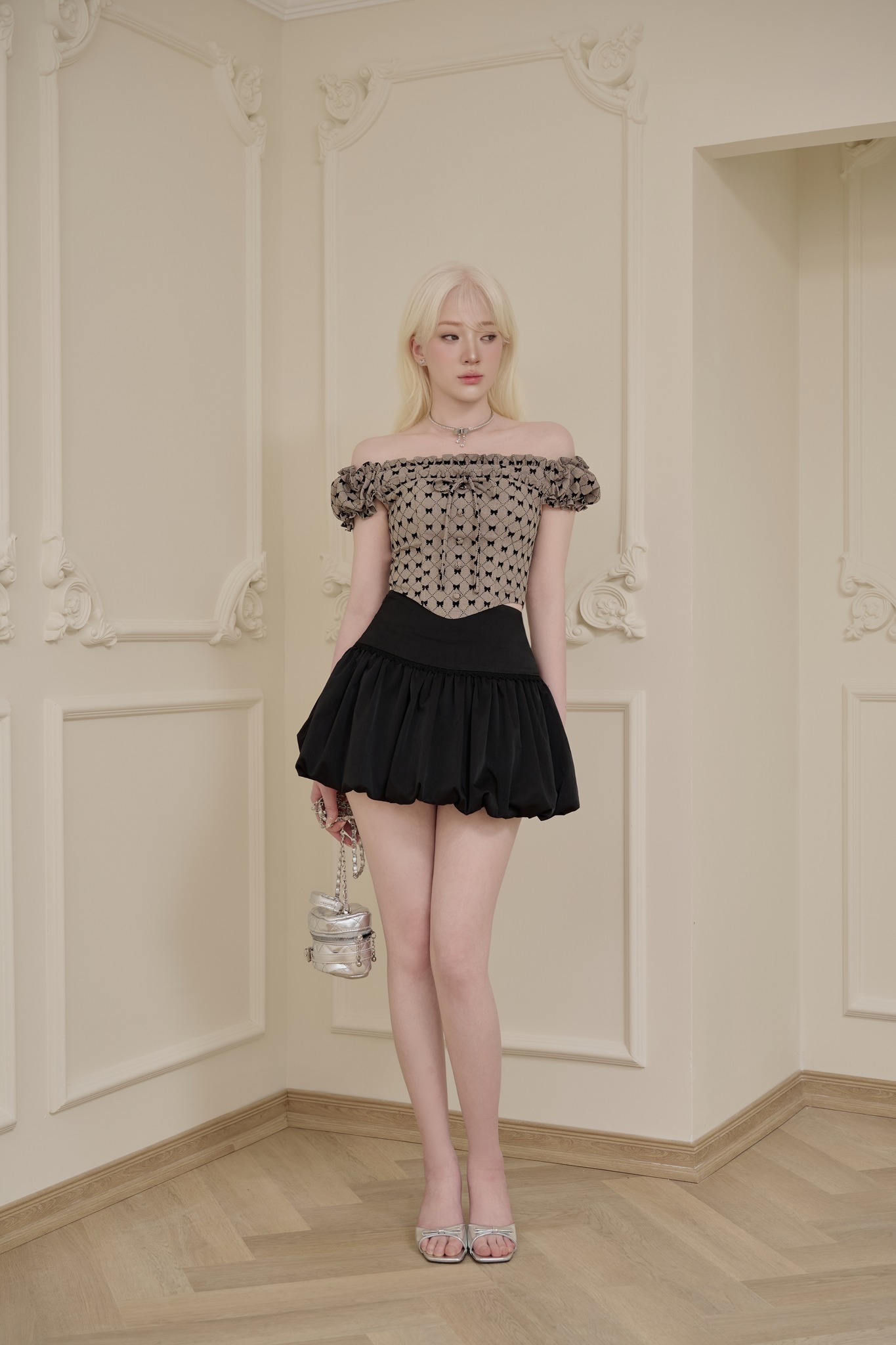 ຮູບແບບແມ່ນ 'ເຄື່ອງເທດ' ທີ່ຂາດບໍ່ໄດ້ເພື່ອເຮັດໃຫ້ເຄື່ອງແຕ່ງກາຍເປັນຄົນອັບເດດ: - ຮູບພາບ 2. Họa tiết là thứ 'gia vị' không thể thiếu cho trang phục thêm thời thượng- Ảnh 2.