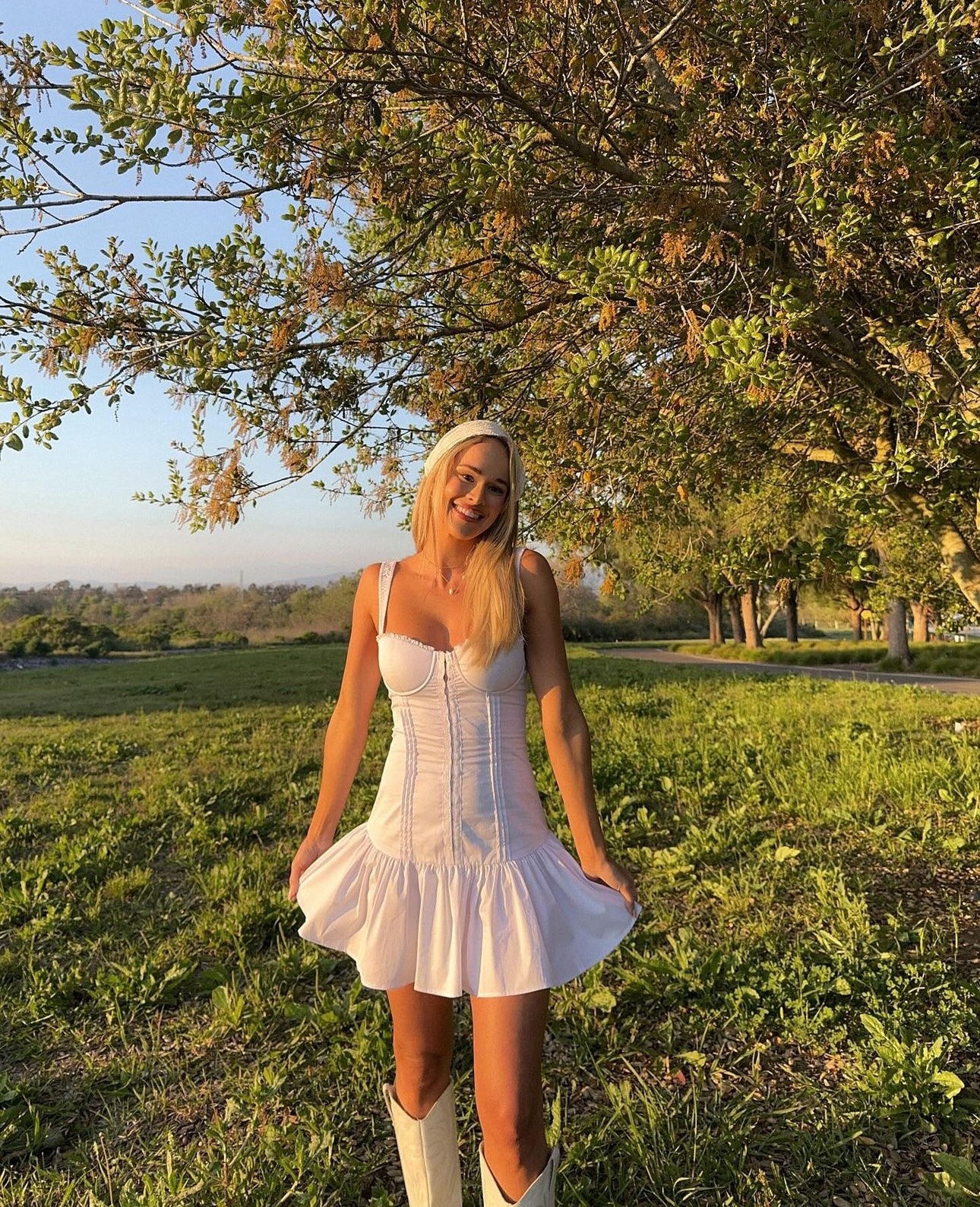 ເສື້ອຍືດບໍ່ມີສາຍຮັດສະເໜ່ສຳລັບຜູ້ຍິງ - ຮູບ 8. Váy hai dây khơi gợi nét quyến rũ cho nàng yêu- Ảnh 8.