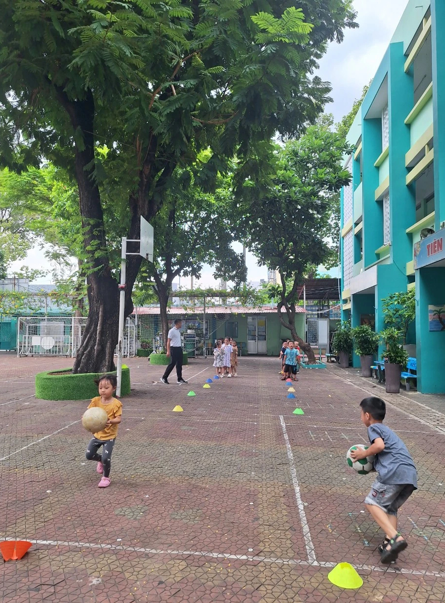 Một ngày bán trú hè ở trường công sẽ như thế nào?- Ảnh 11.