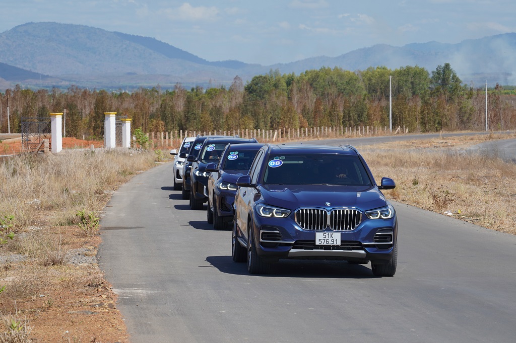 'Lên rừng xuống biển' cùng dàn BMW X-series: Trải nghiệm 'cái sướng' của Bimmer- Ảnh 1.