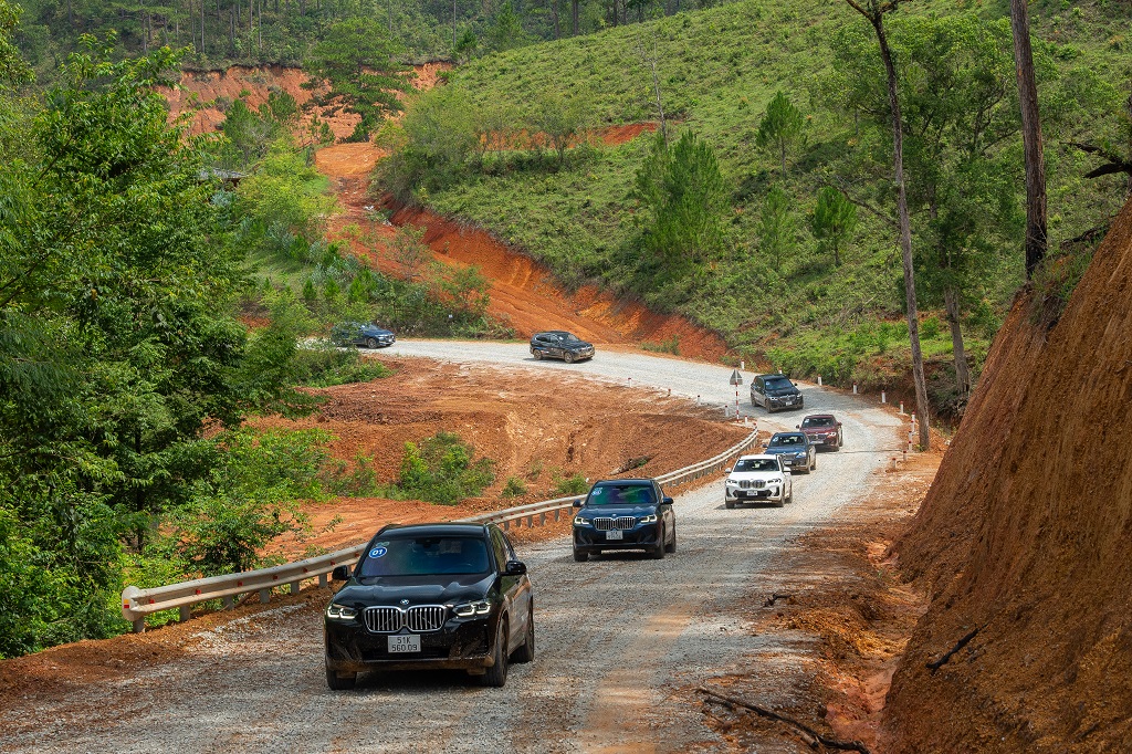 'Lên rừng xuống biển' cùng dàn BMW X-series: Trải nghiệm 'cái sướng' của Bimmer- Ảnh 3.