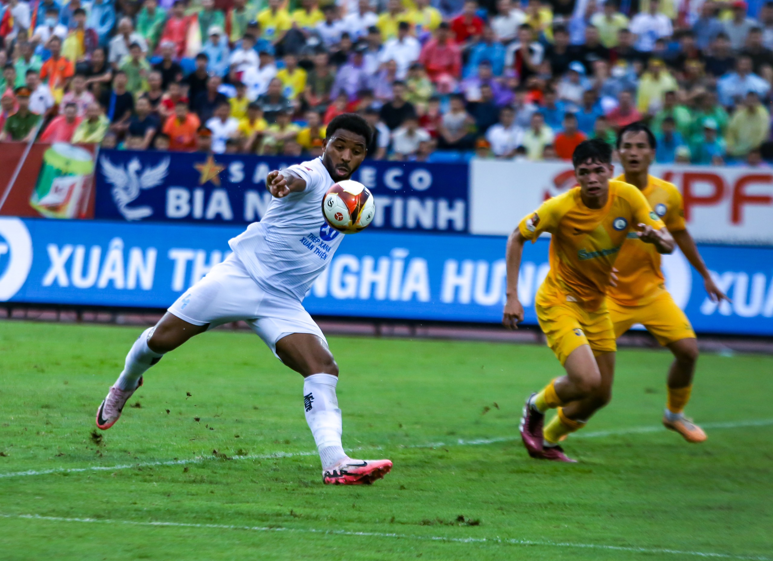 Thiên Trường 'mở hội', CLB Nam Định sớm giành chức vô địch V-League: Vui sao nước mắt lại trào!- Ảnh 13.